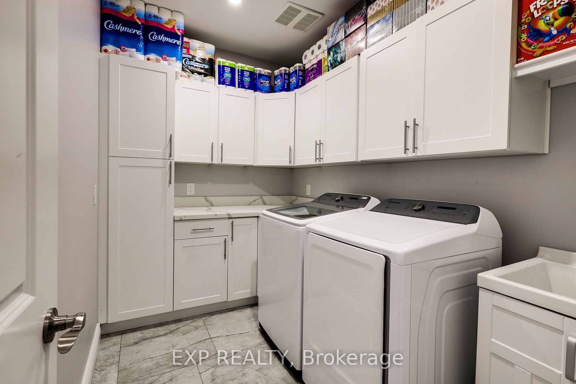 86 Deep Dene Dr S