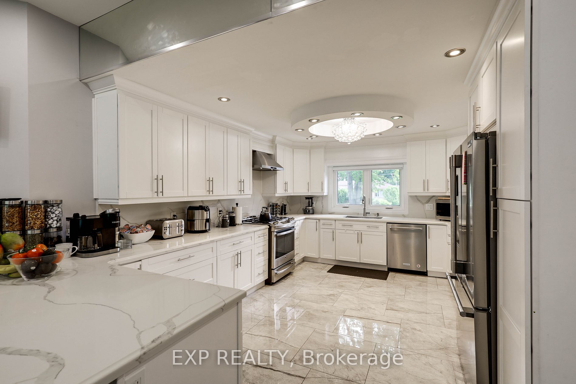 86 Deep Dene Dr S