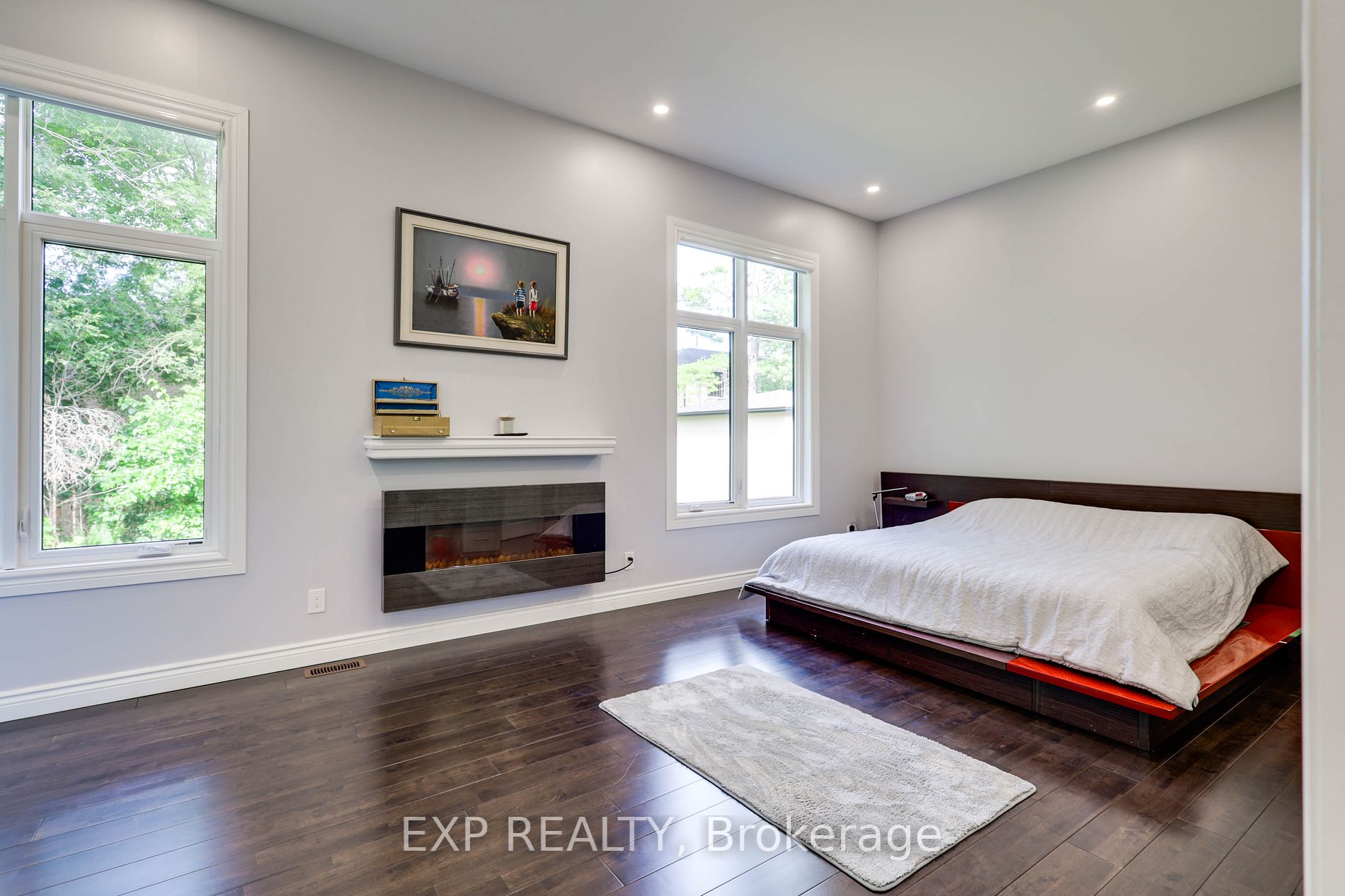 86 Deep Dene Dr S