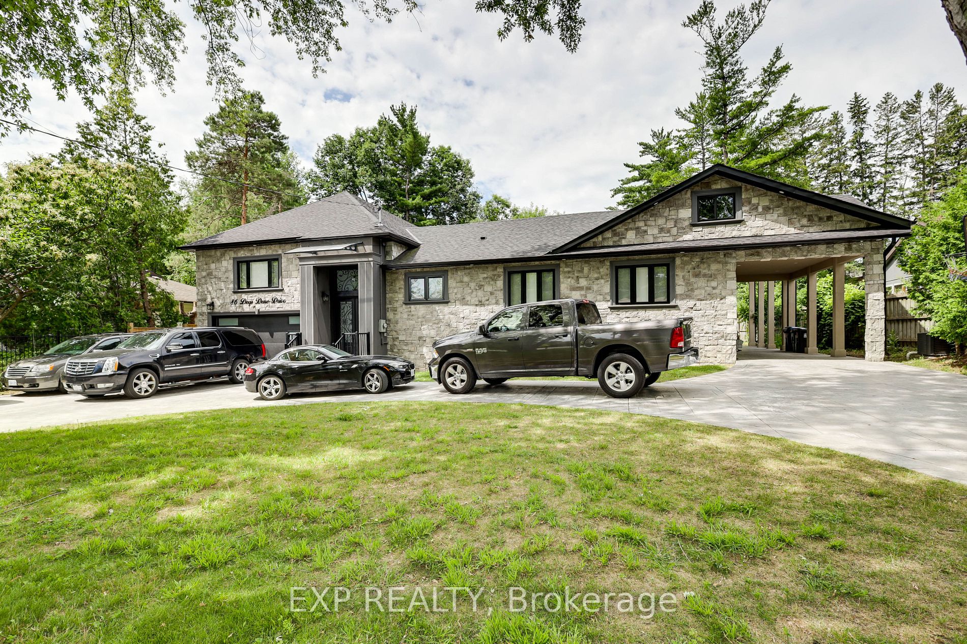 86 Deep Dene Dr S