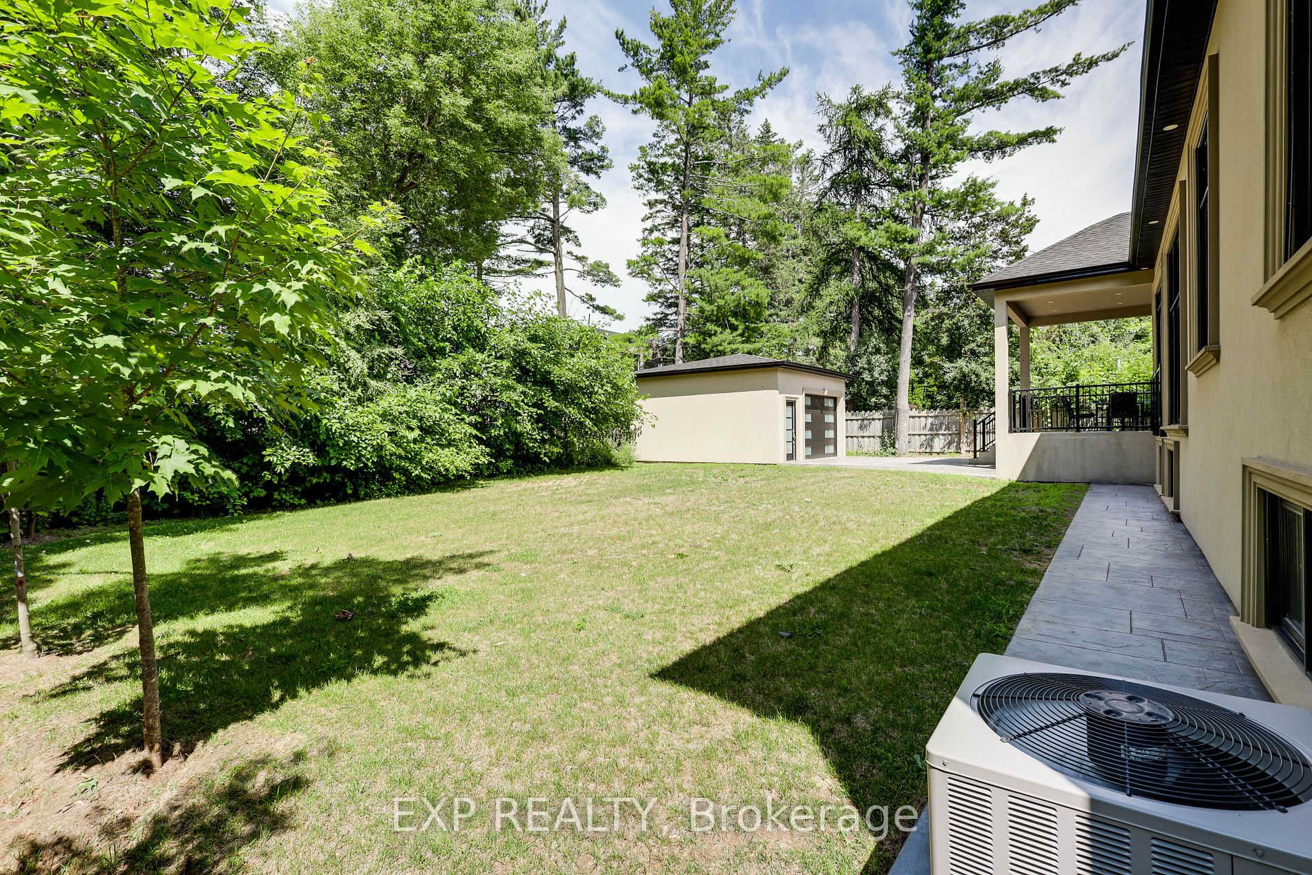 86 Deep Dene Dr S