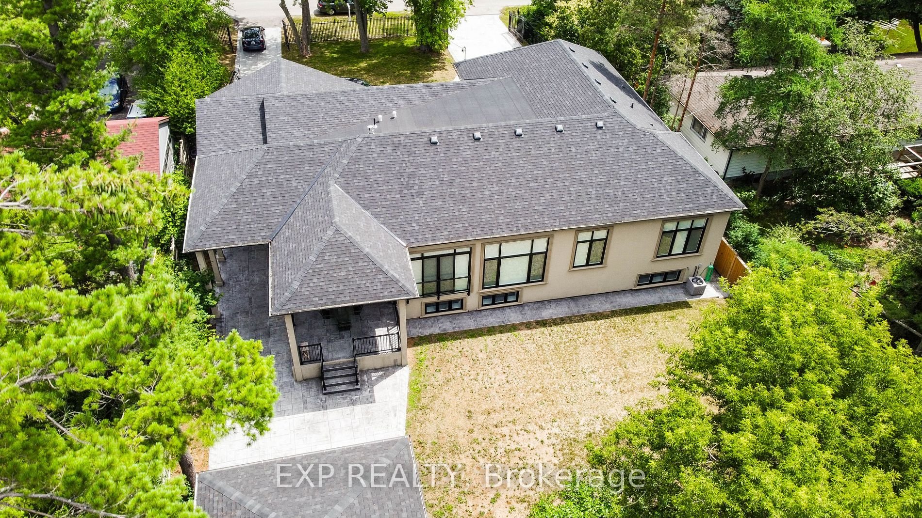 86 Deep Dene Dr S