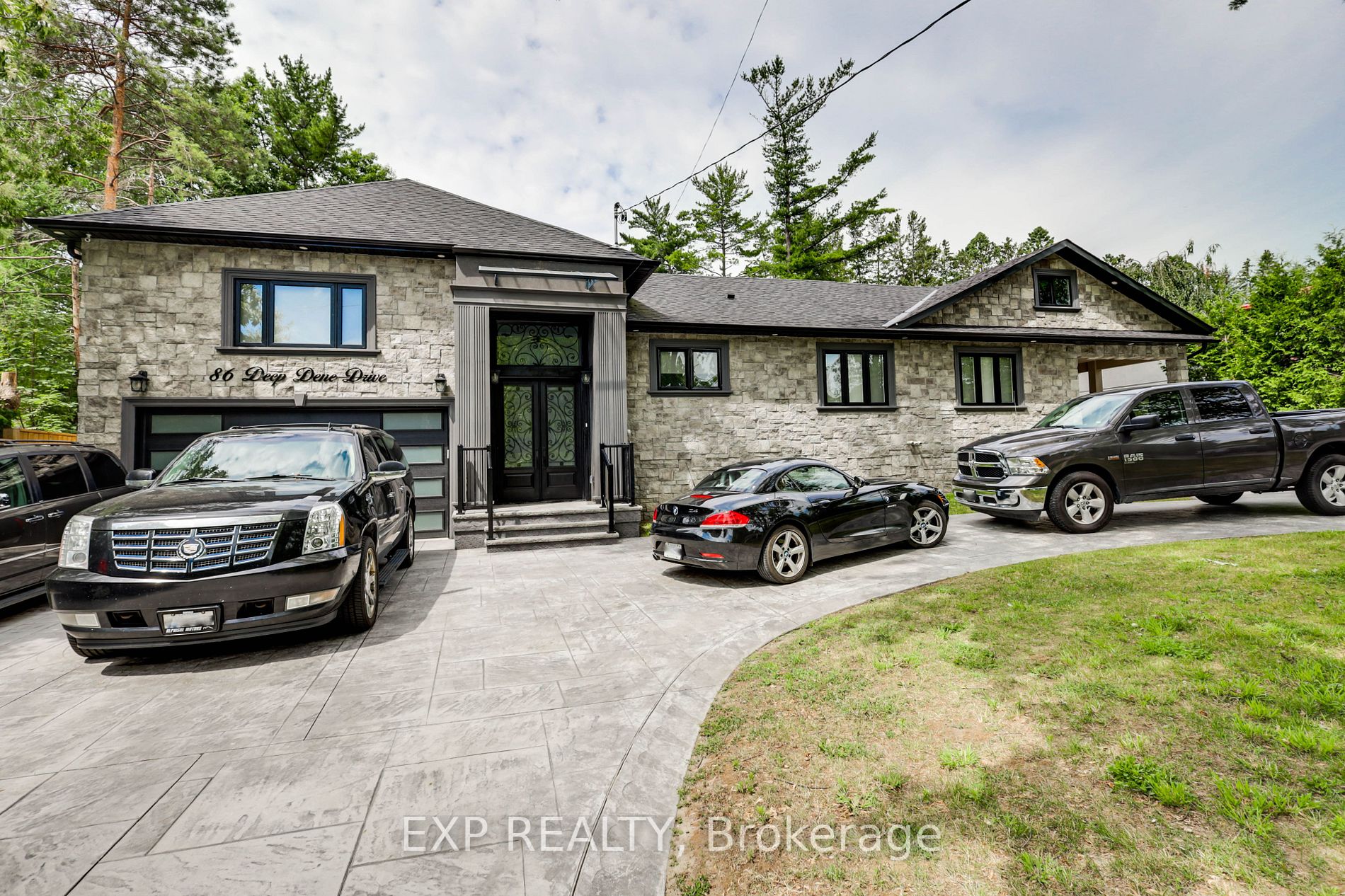 86 Deep Dene Dr S