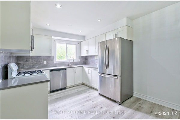 71 Highview Ave, Toronto