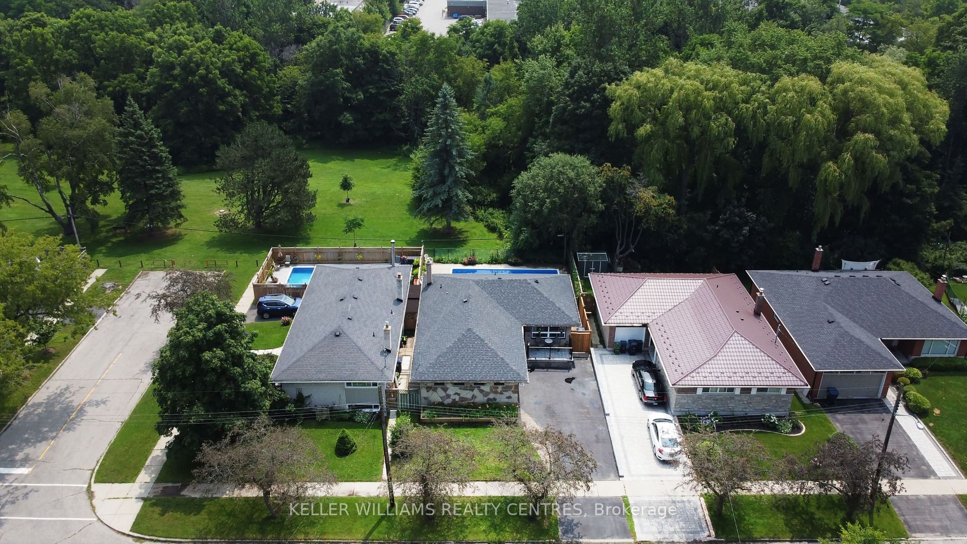 44 Woodgarden Crescent