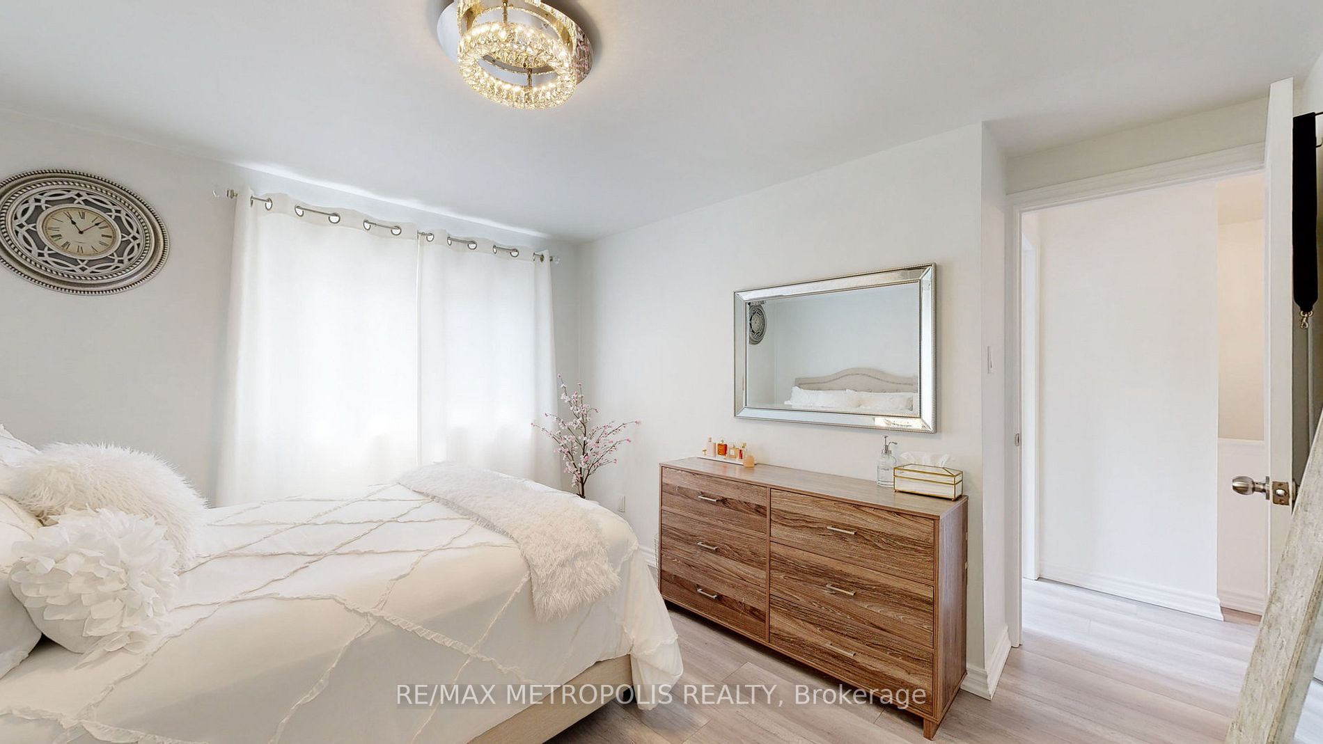 52 Whiteleas Ave
