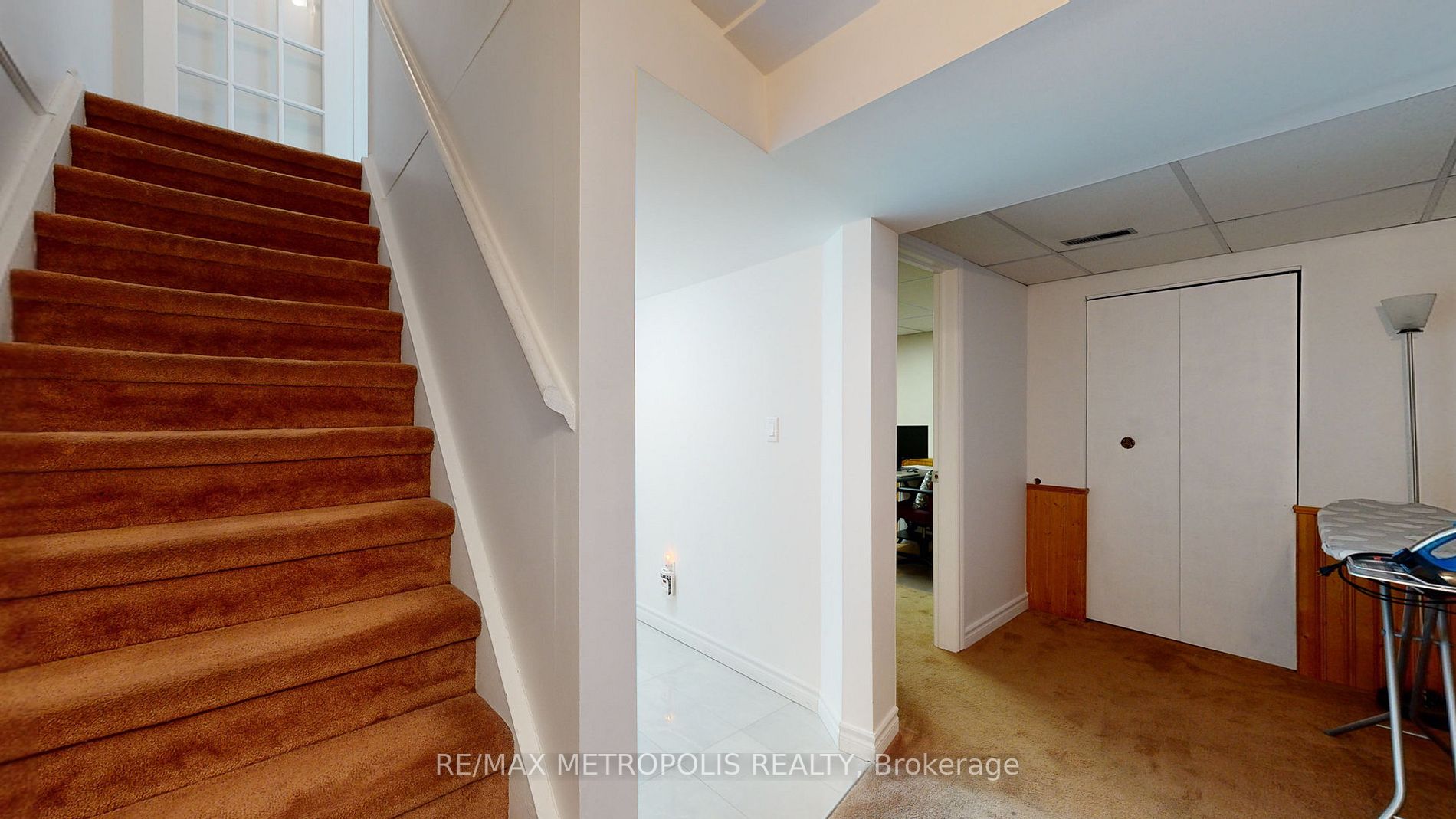 52 Whiteleas Ave