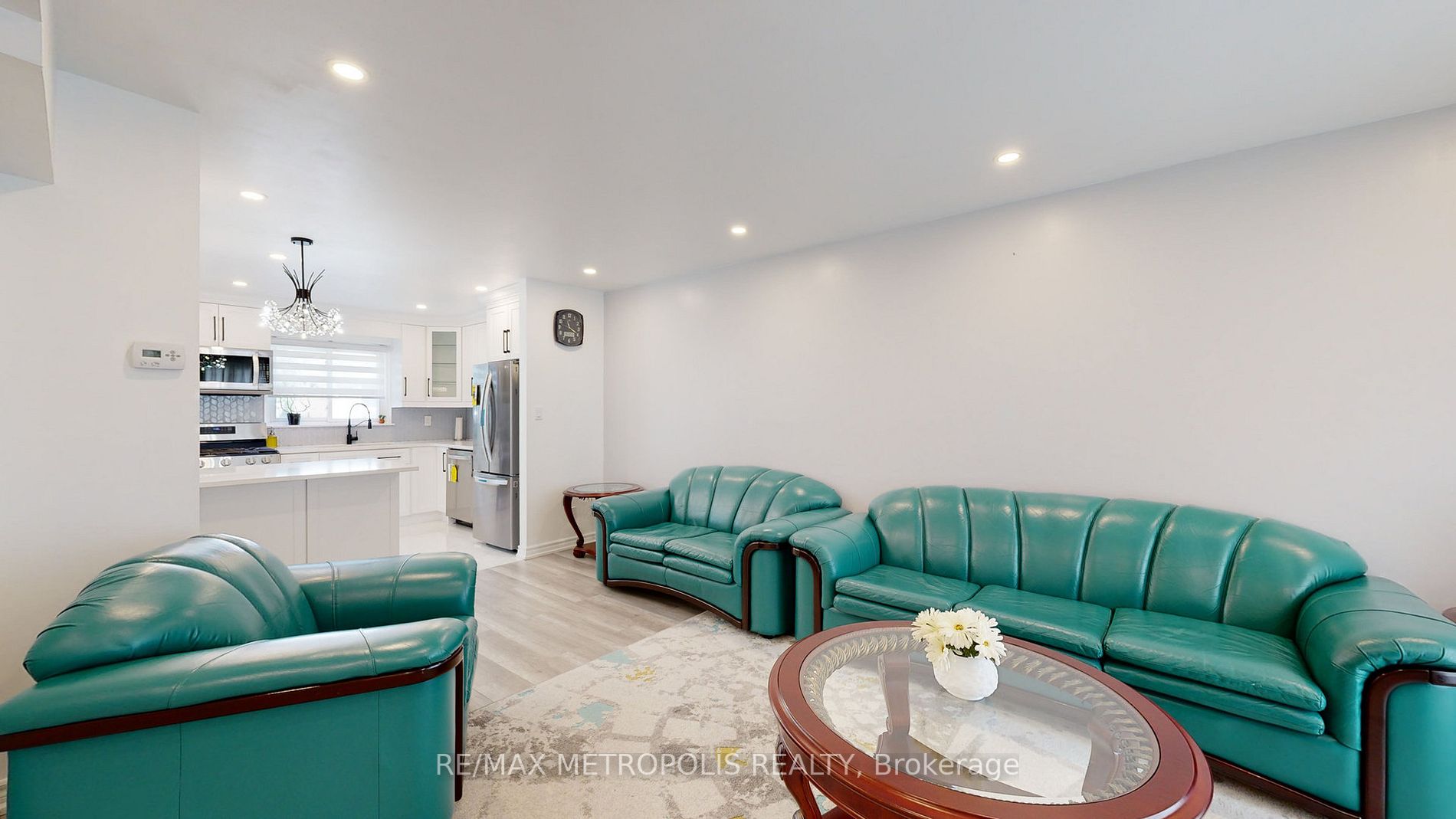 52 Whiteleas Ave