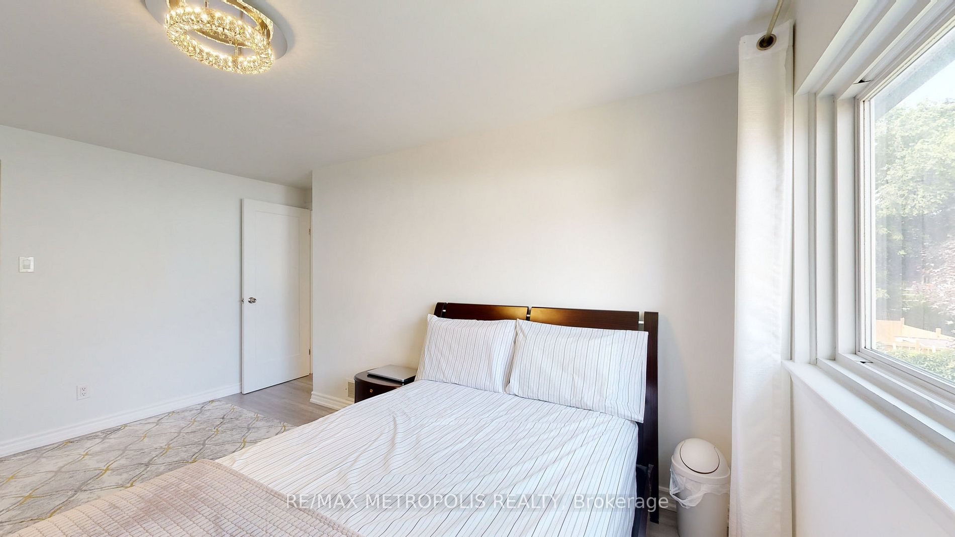 52 Whiteleas Ave