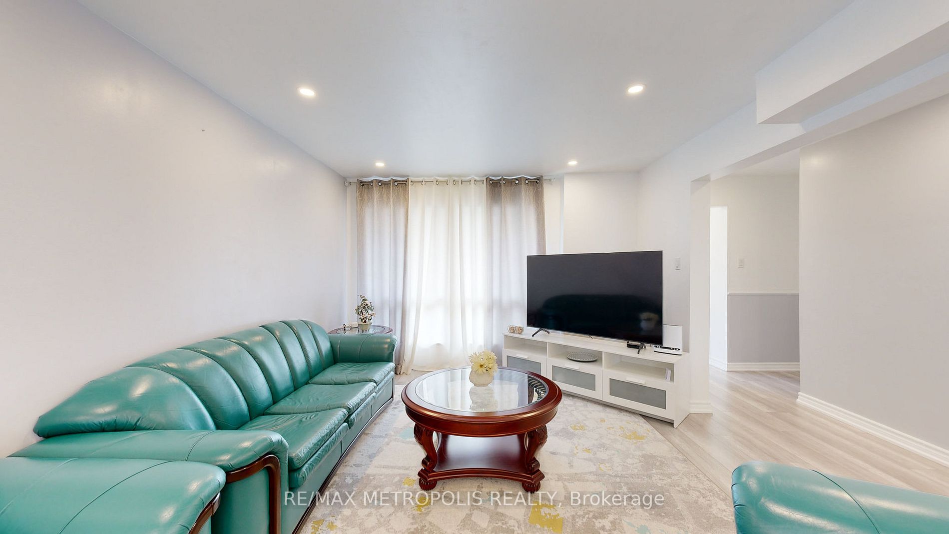 52 Whiteleas Ave