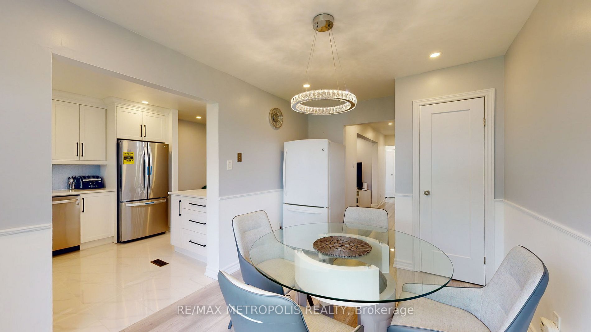 52 Whiteleas Ave