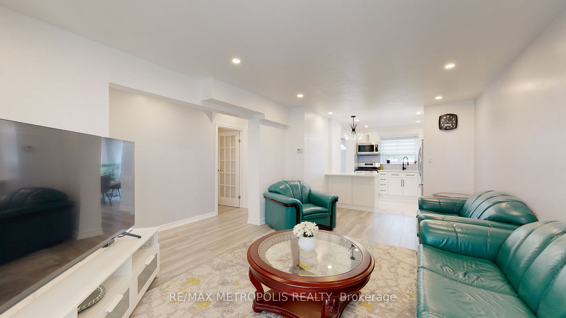 52 Whiteleas Ave