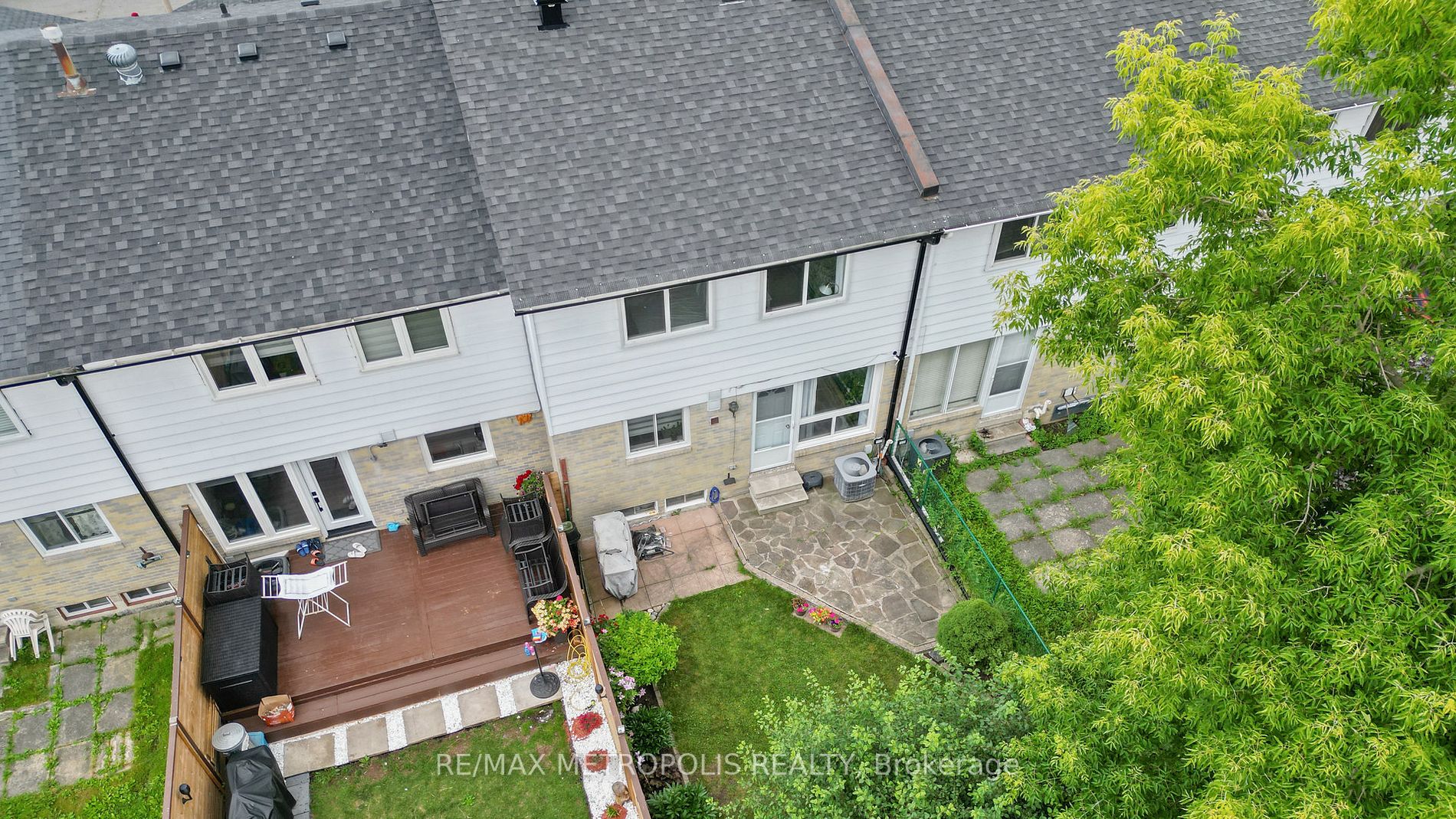 52 Whiteleas Ave