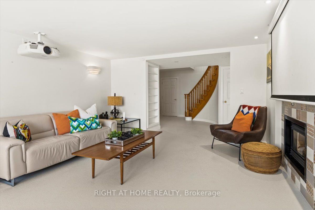 4 Williams Point Rd