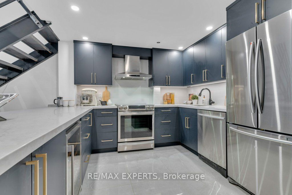 1173 Dundas St E, #217