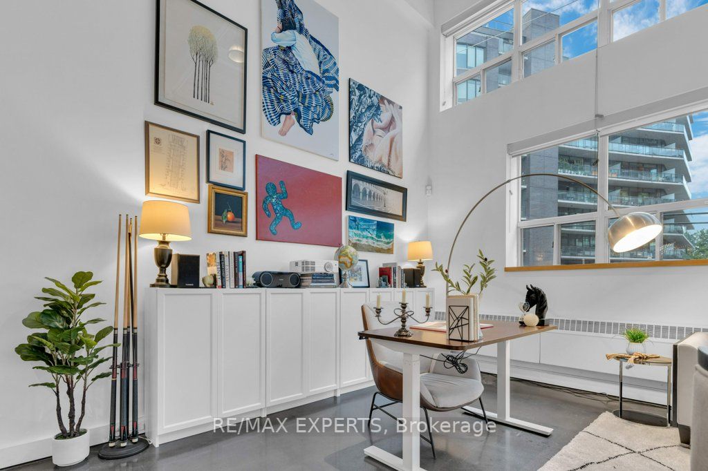 1173 Dundas St E, #217