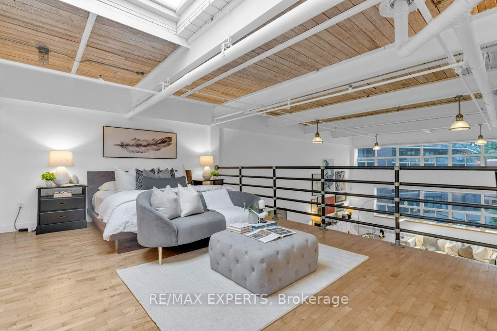 1173 Dundas St E, #217