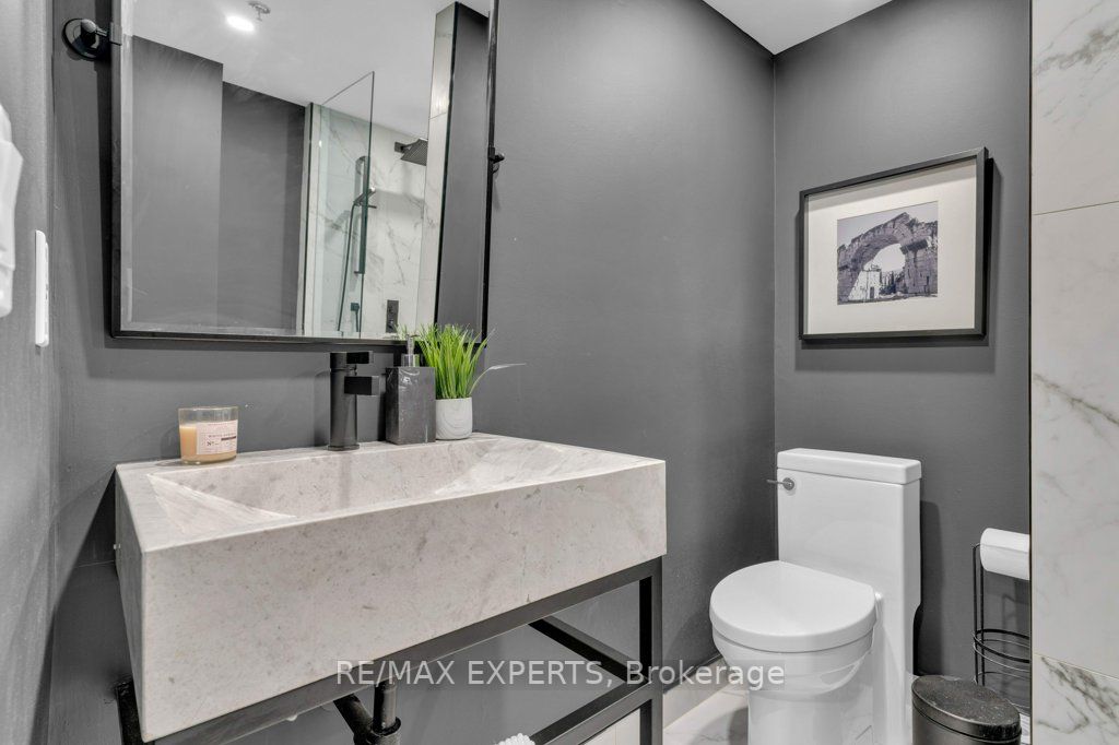 1173 Dundas St E, #217
