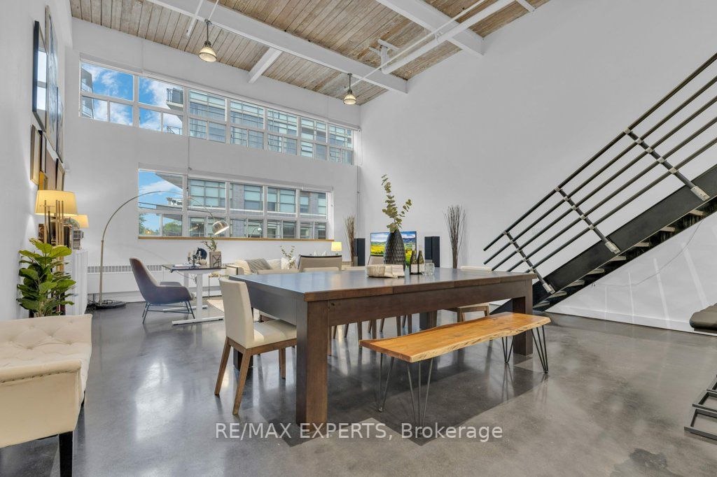 1173 Dundas St E, #217