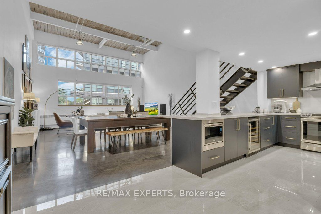 1173 Dundas St E, #217