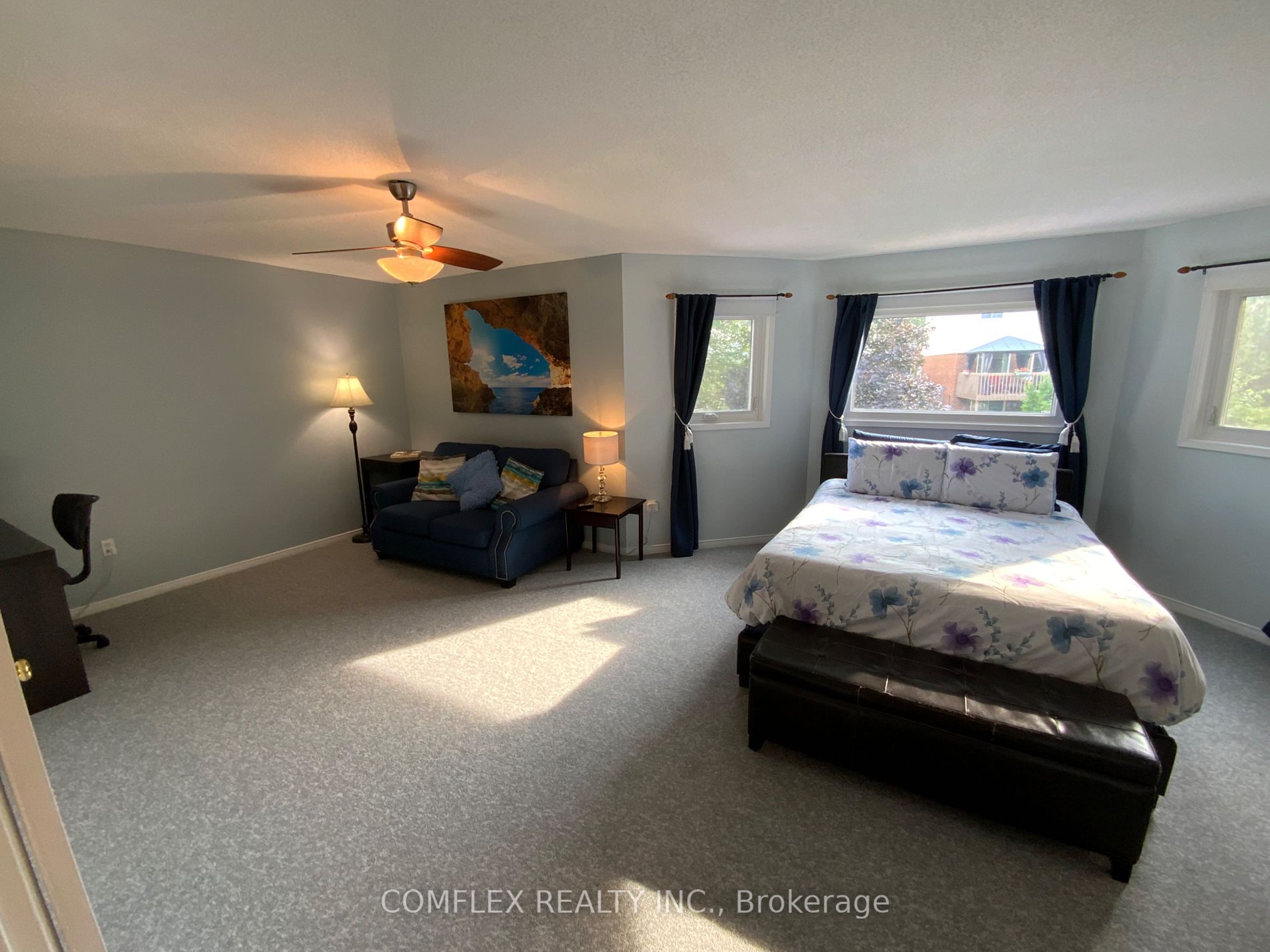 211 Bassett Blvd