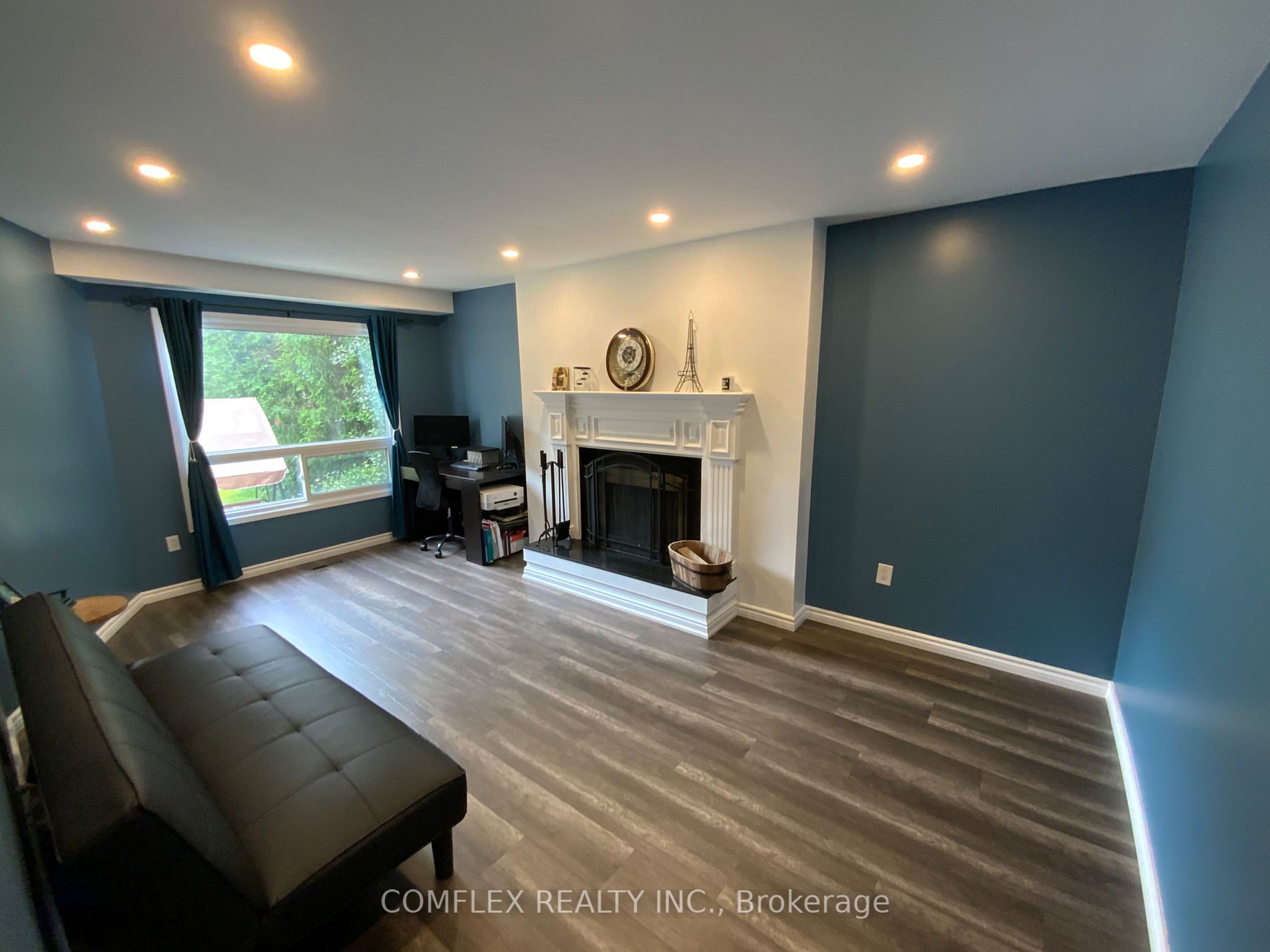 211 Bassett Blvd