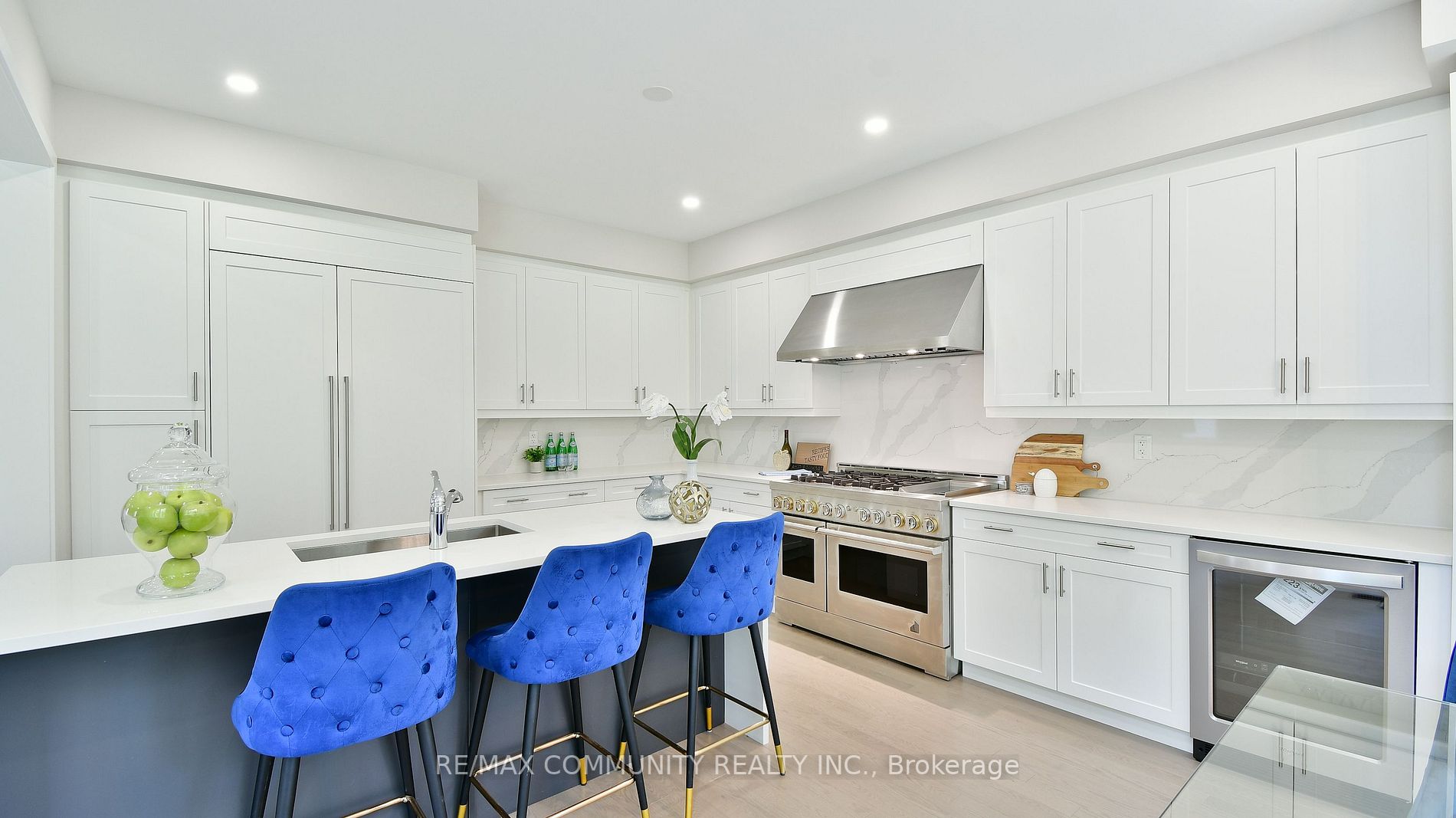 400 Finch Avenue E, #5