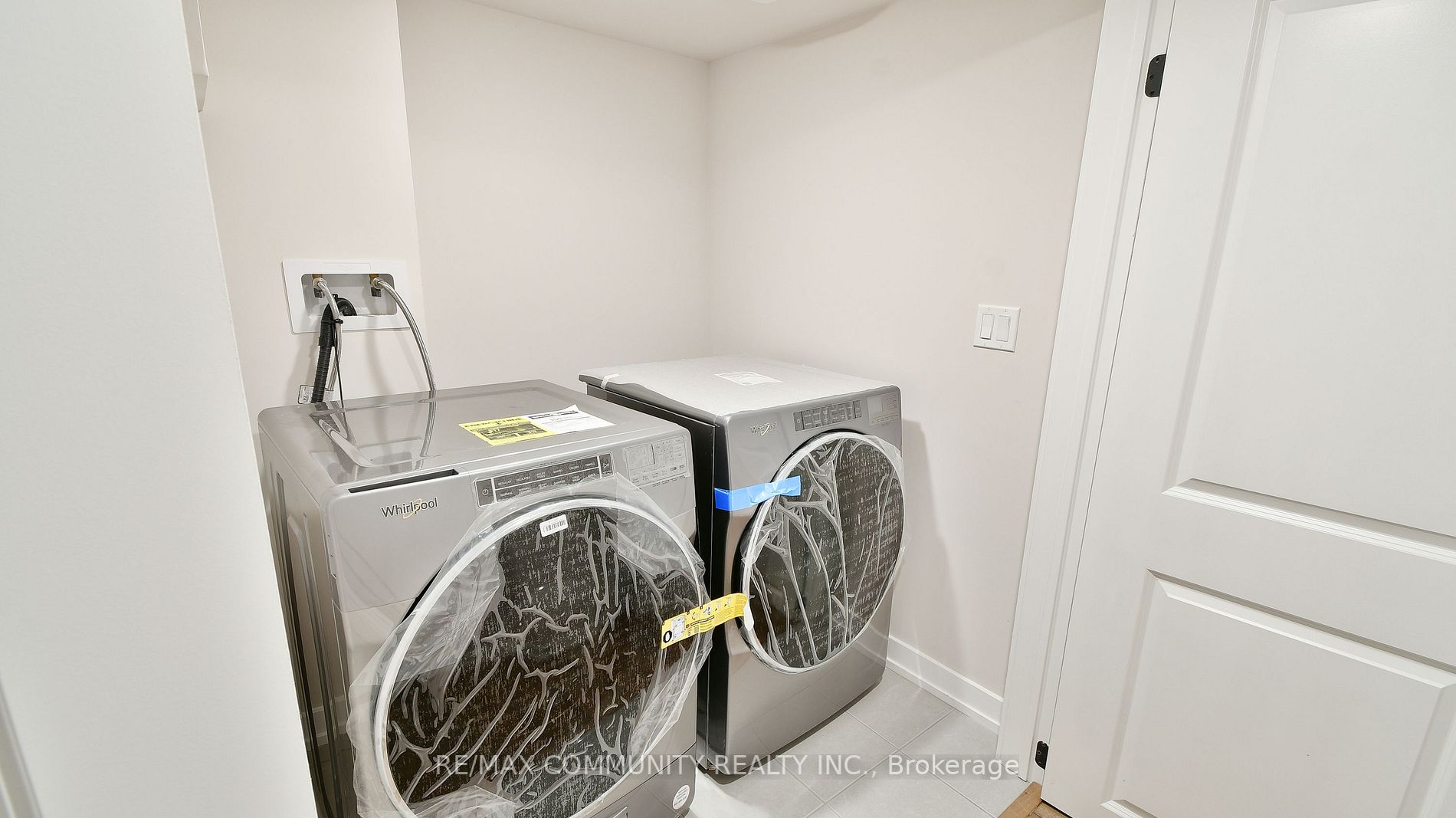 400 Finch Avenue E, #5