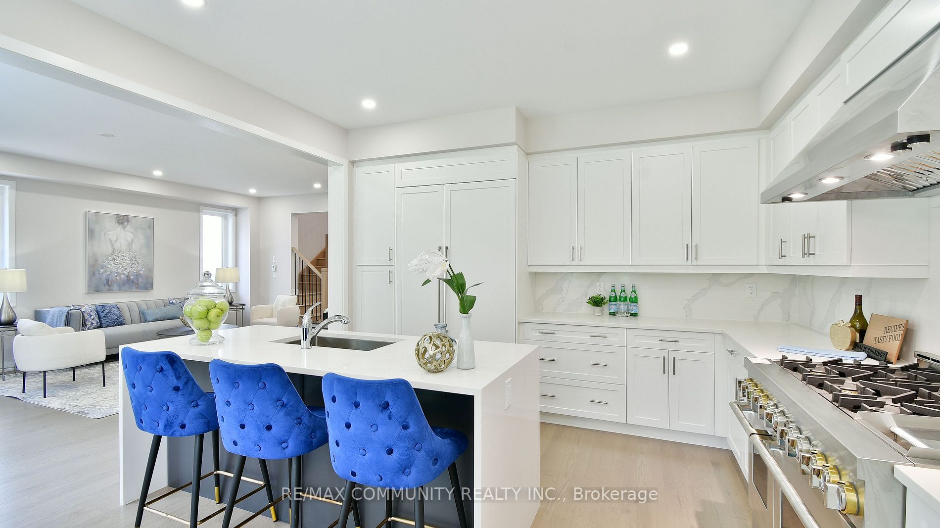 400 Finch Avenue E, #5