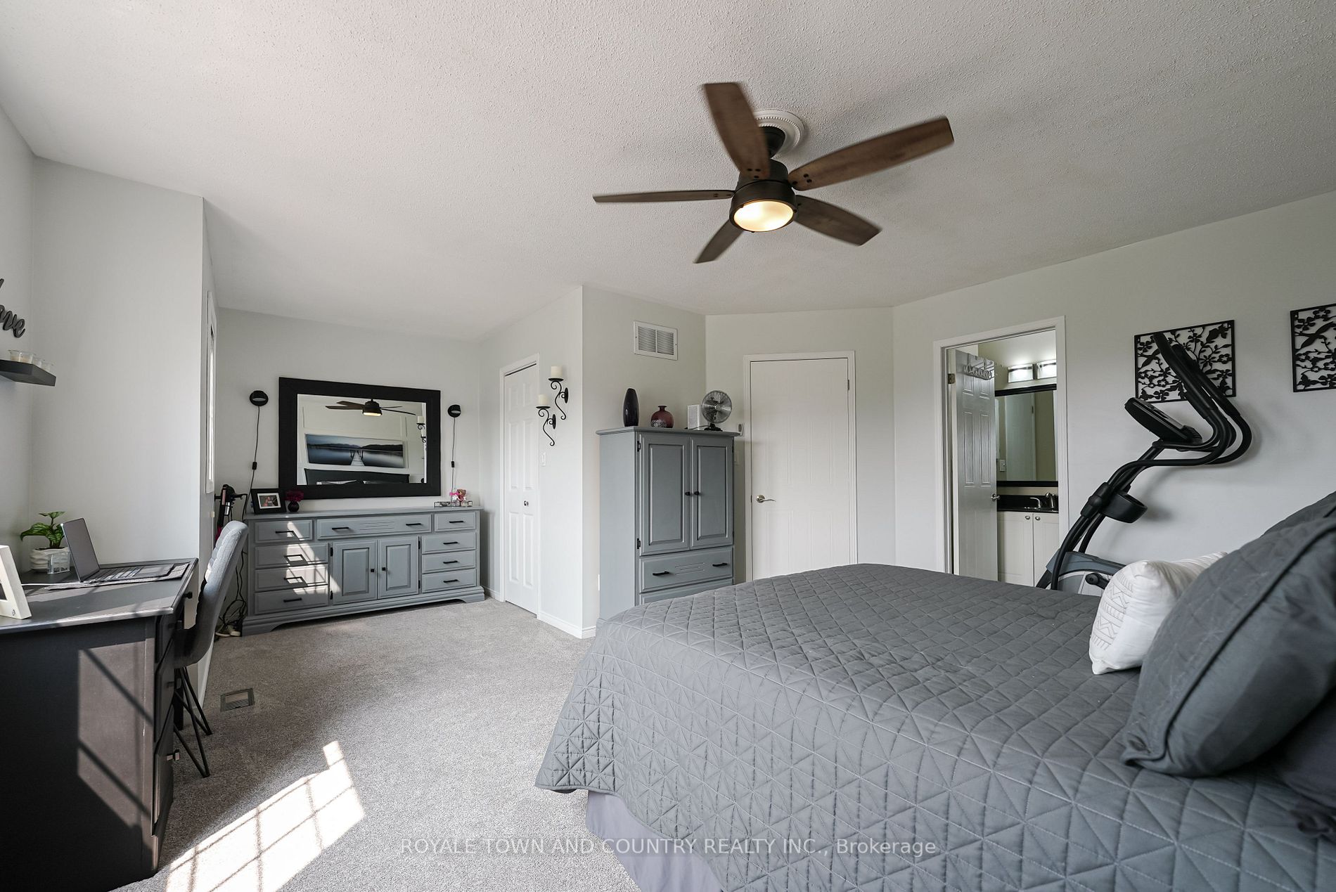 946 Glenbourne Crt