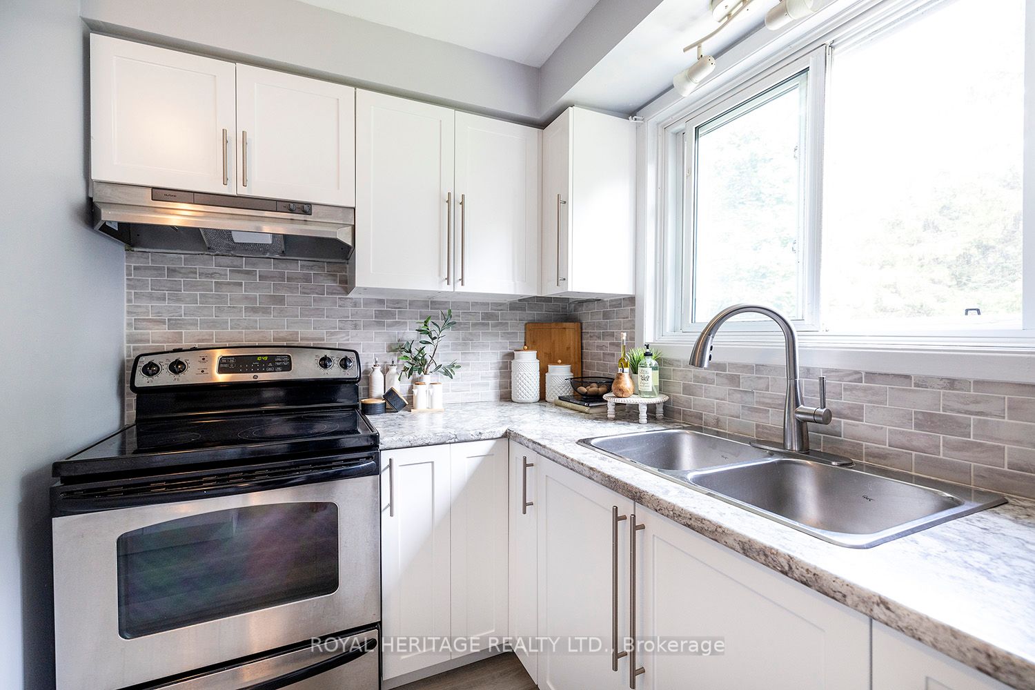 305 Garden St E, #19