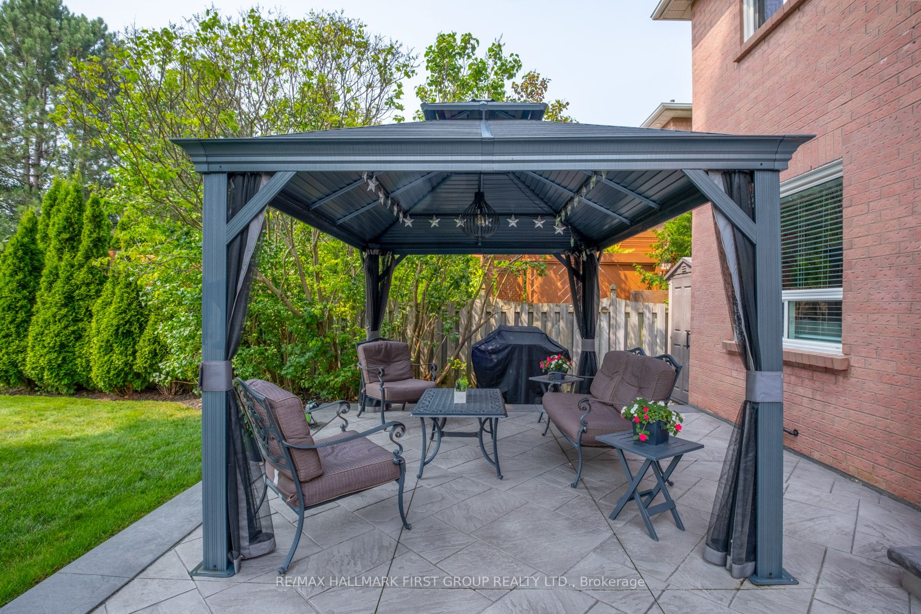 100 Deverell St, Whitby