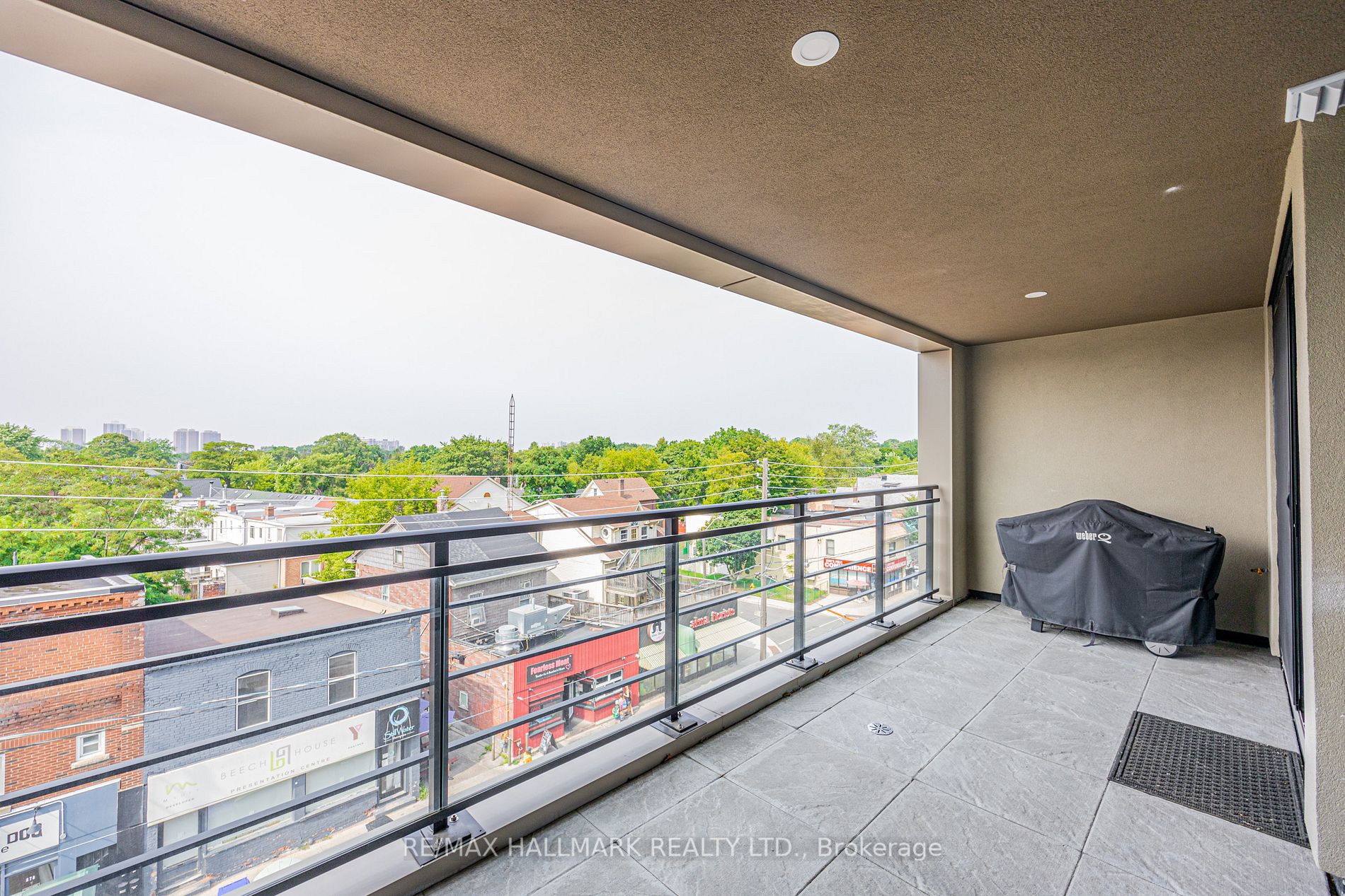 365 Beech Ave, #401