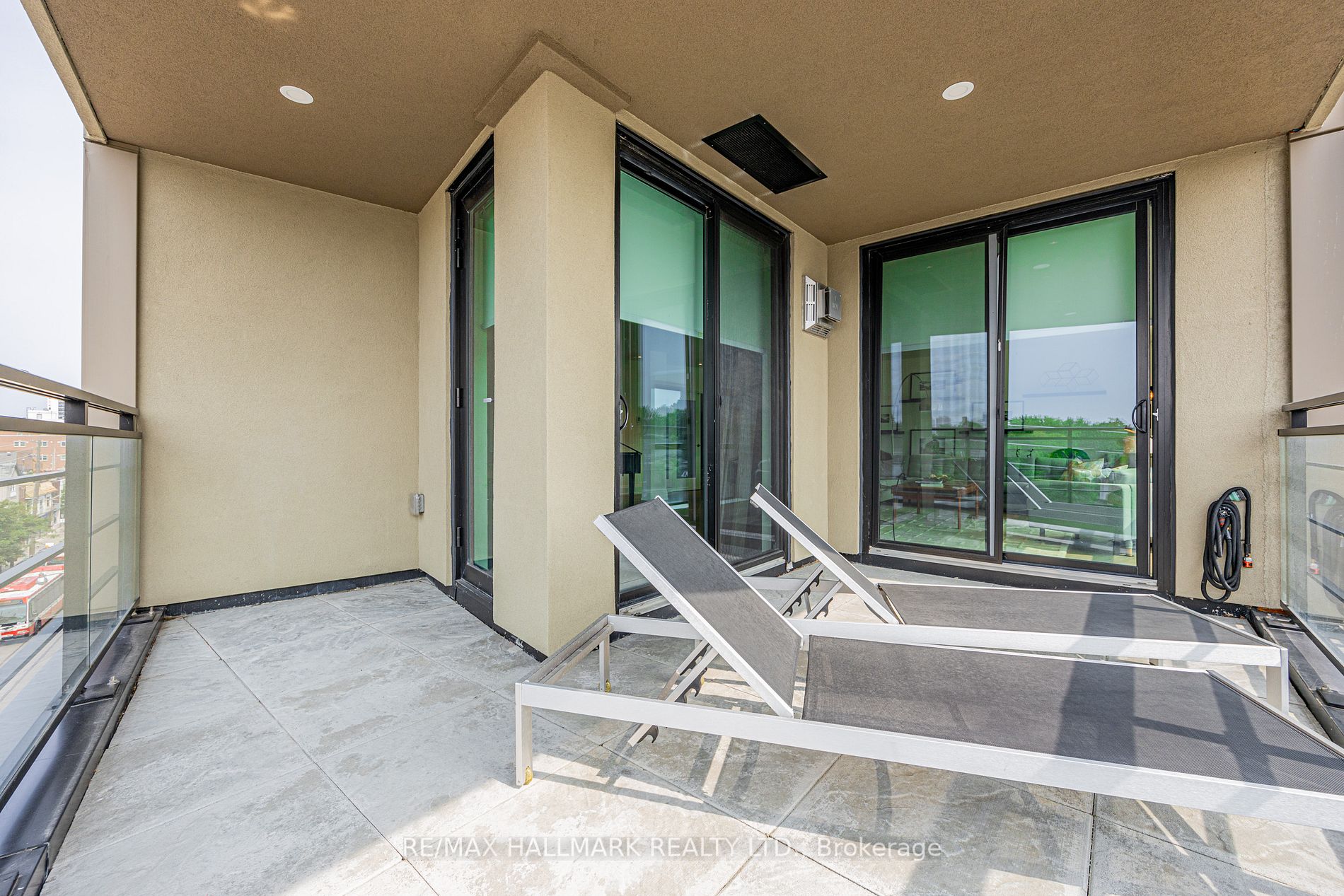 365 Beech Ave, #401