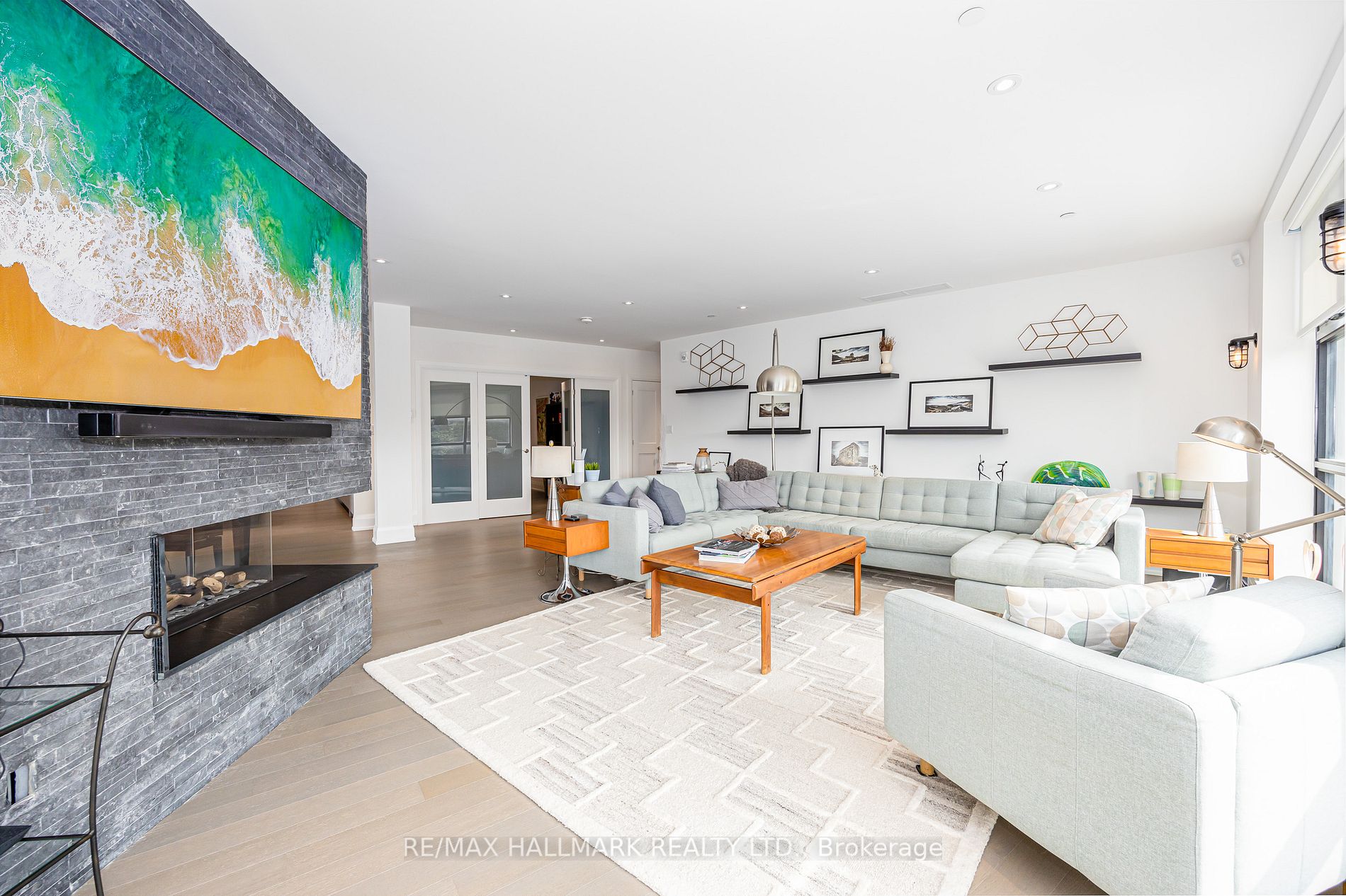 365 Beech Ave, #401