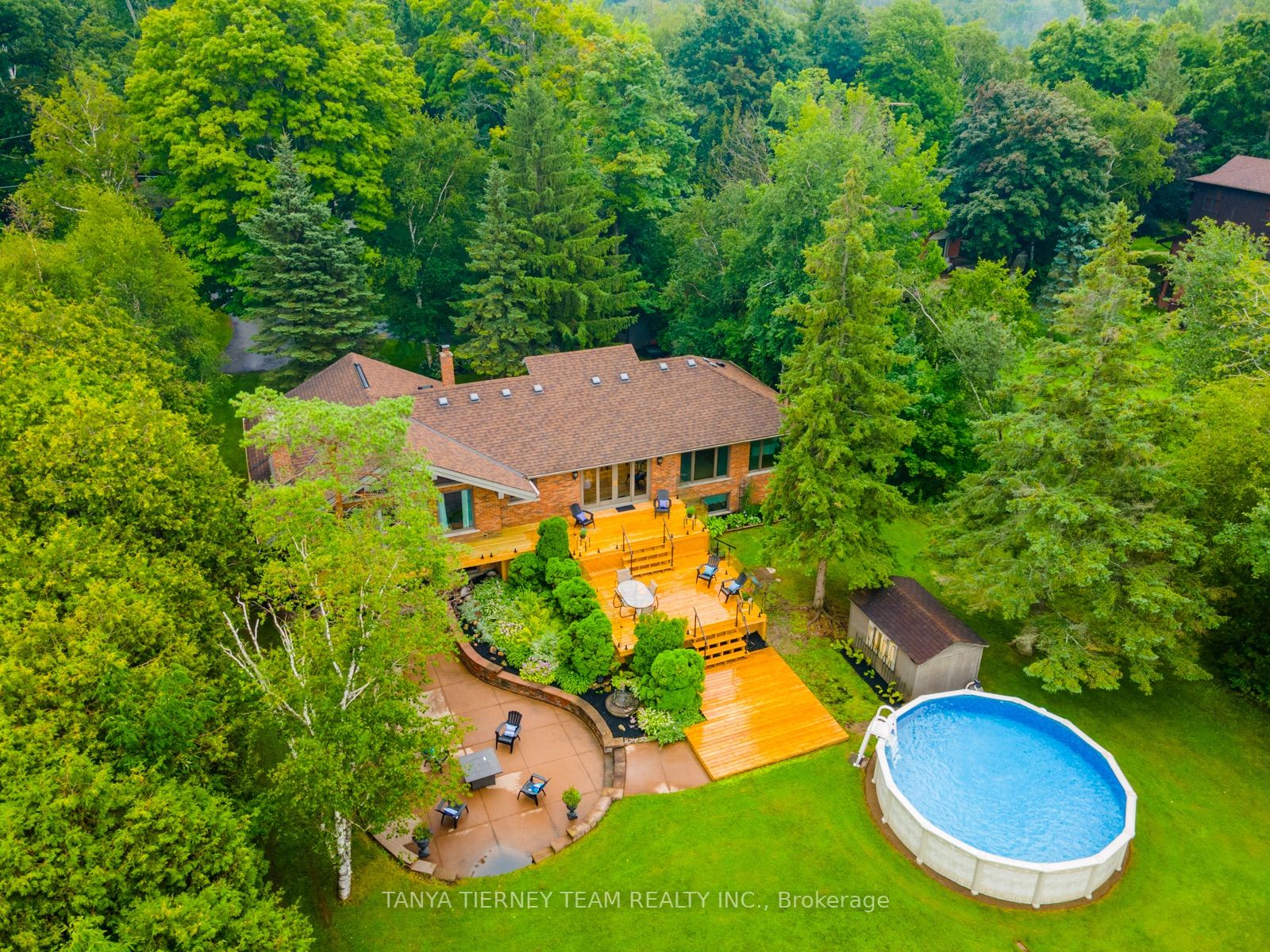 228 Summit Dr
