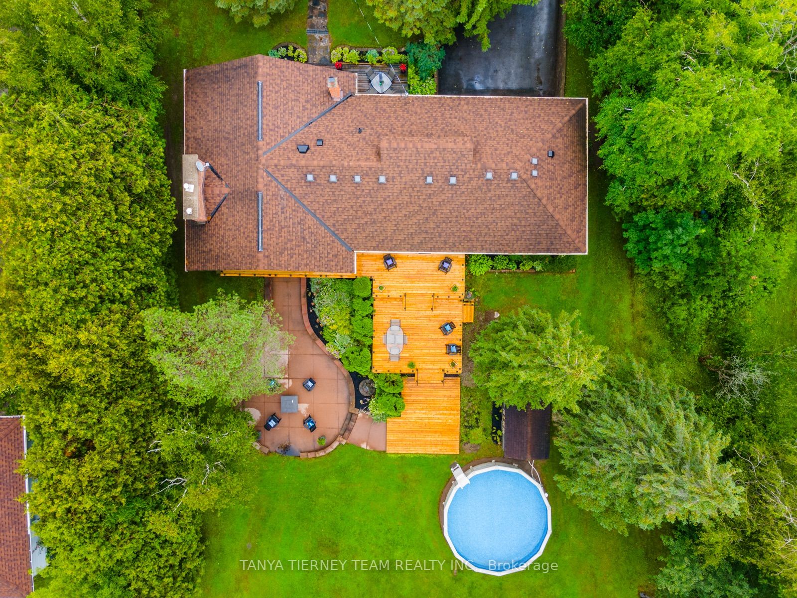 228 Summit Dr