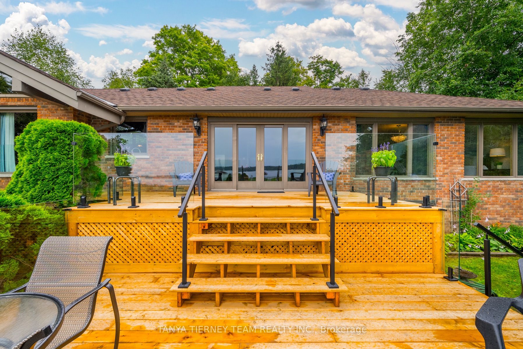 228 Summit Dr