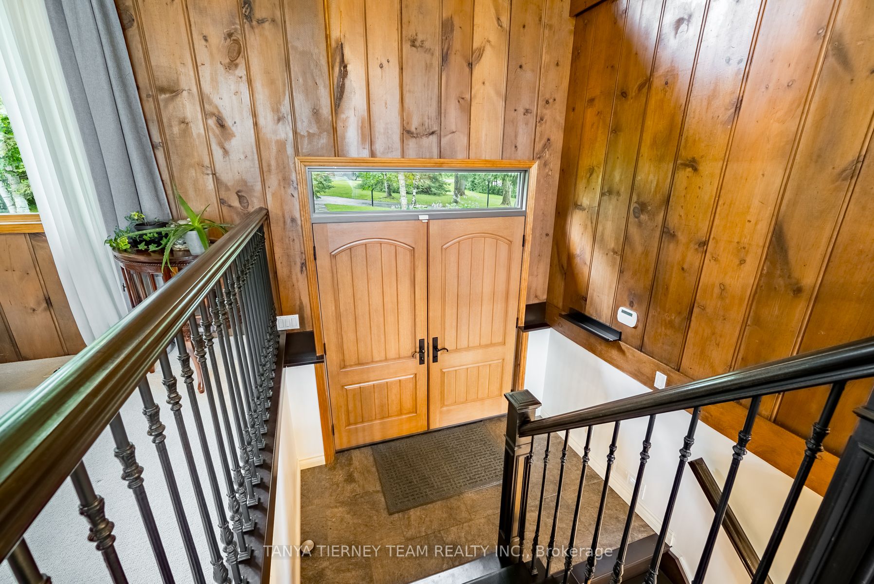228 Summit Dr