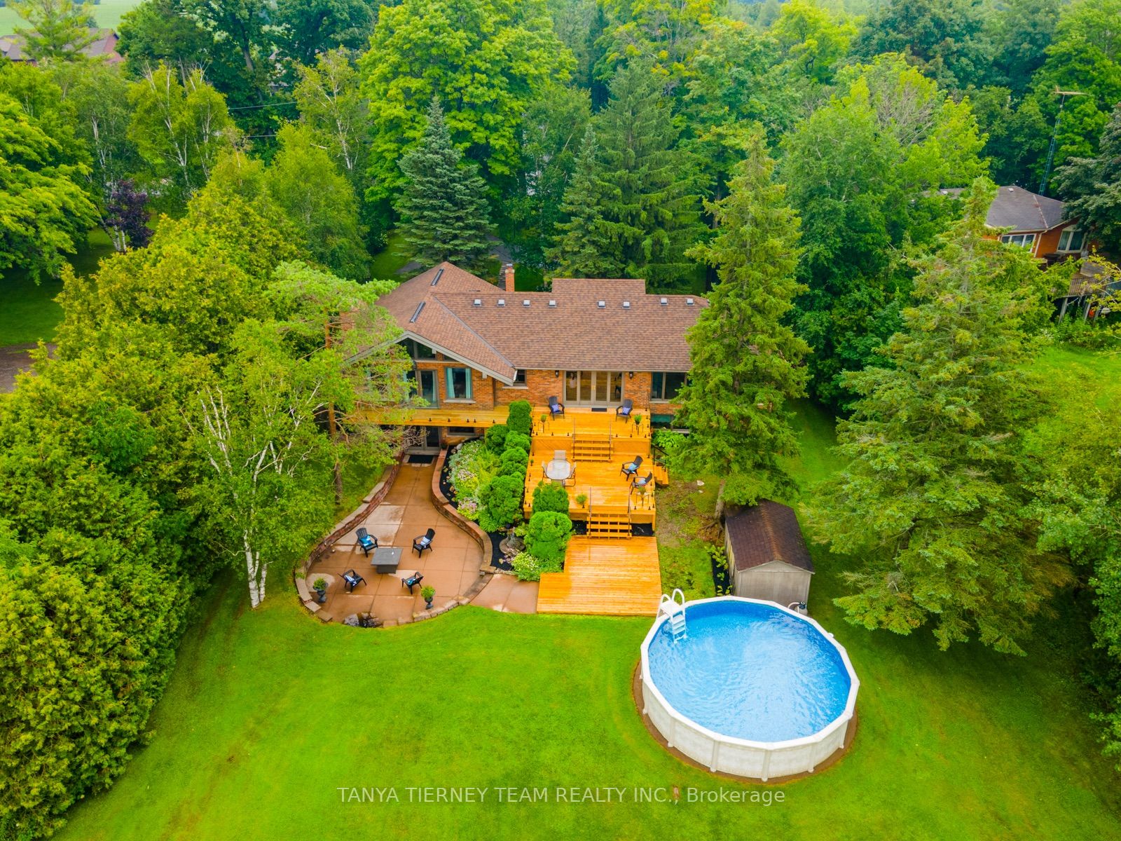 228 Summit Dr