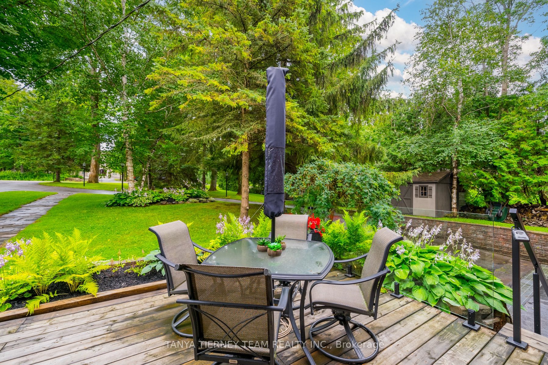 228 Summit Dr