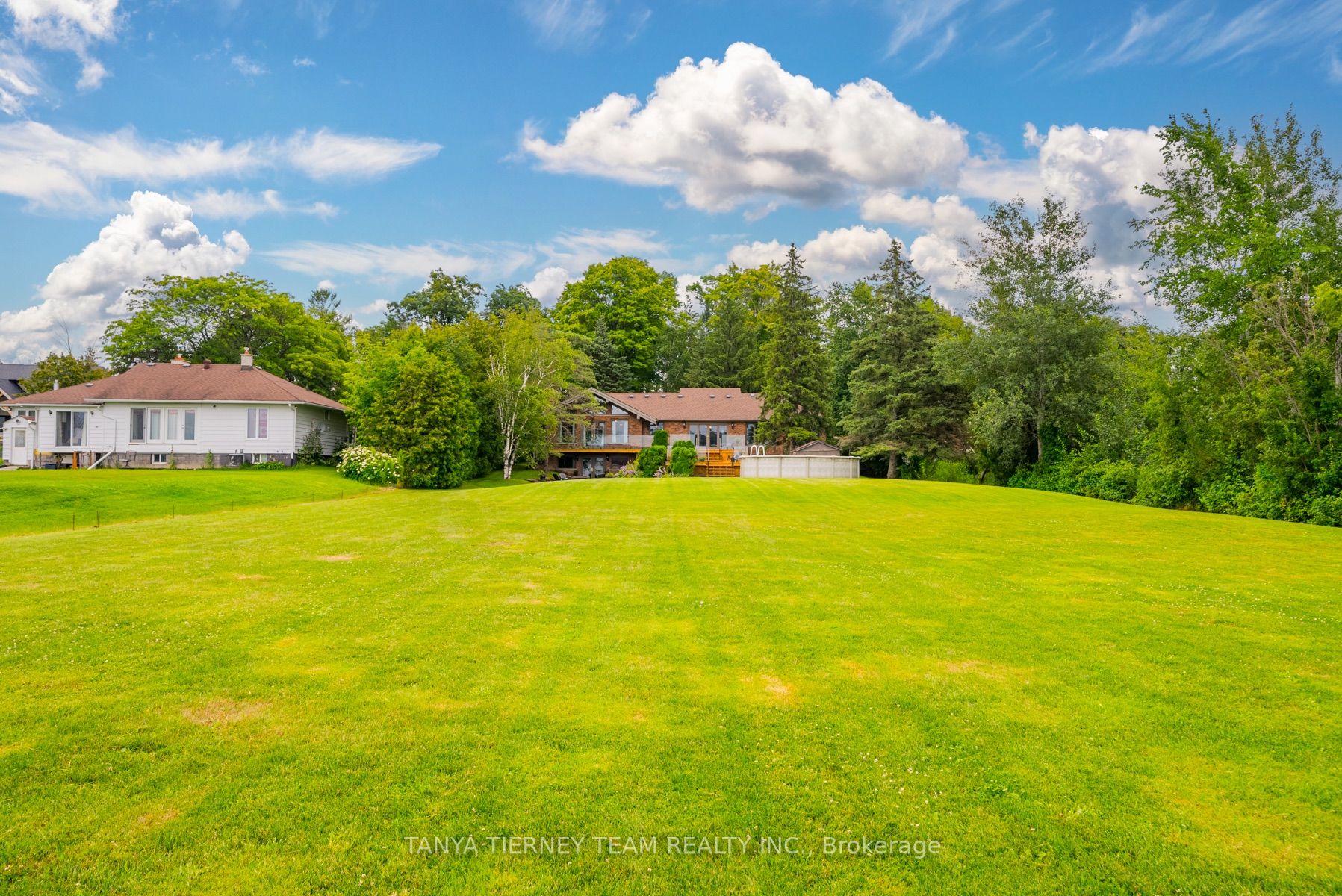 228 Summit Dr