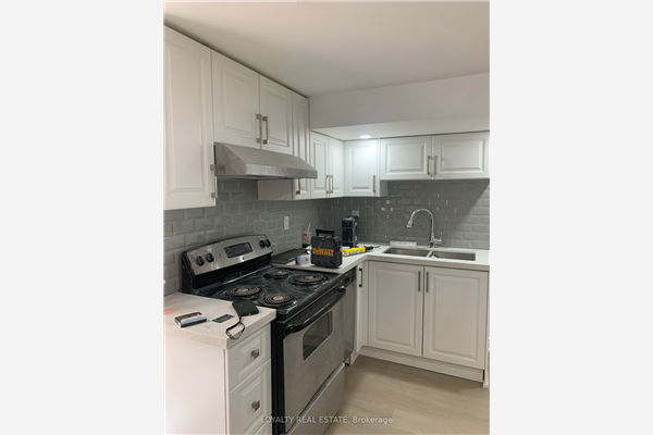 21 Hawkstone Cres, Whitby