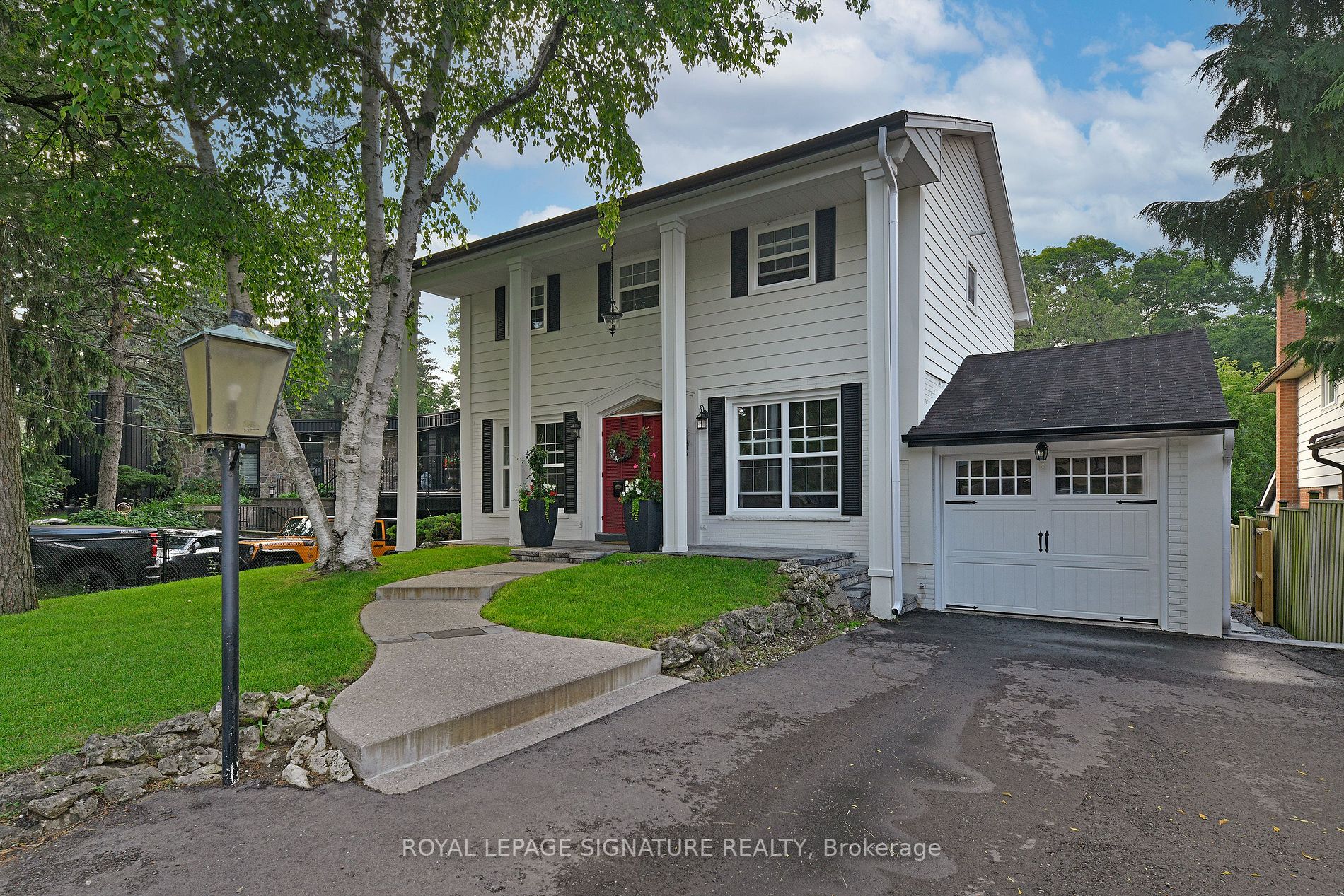 565 Rouge Hills Dr