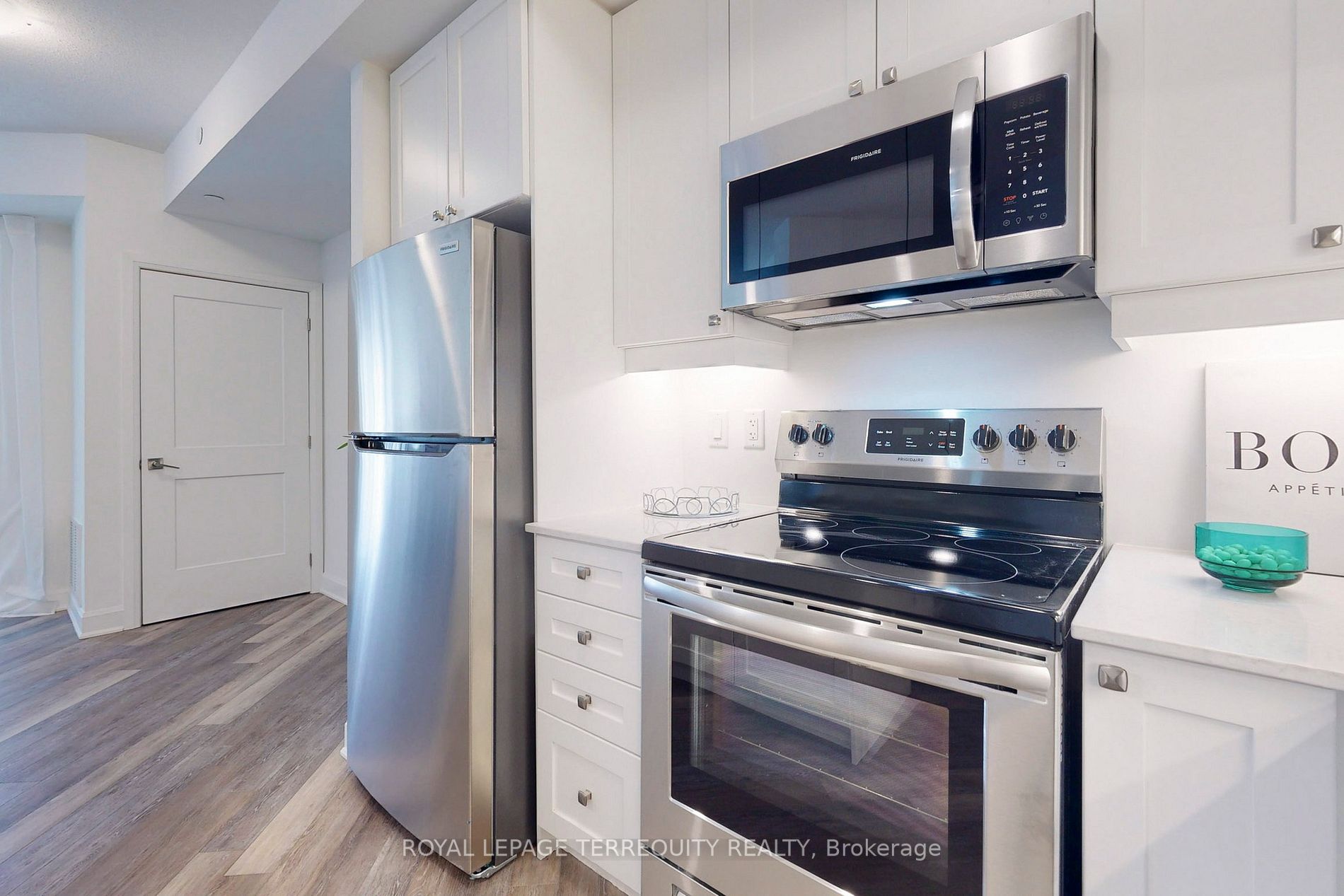 50 Lakebreeze Drive, #101