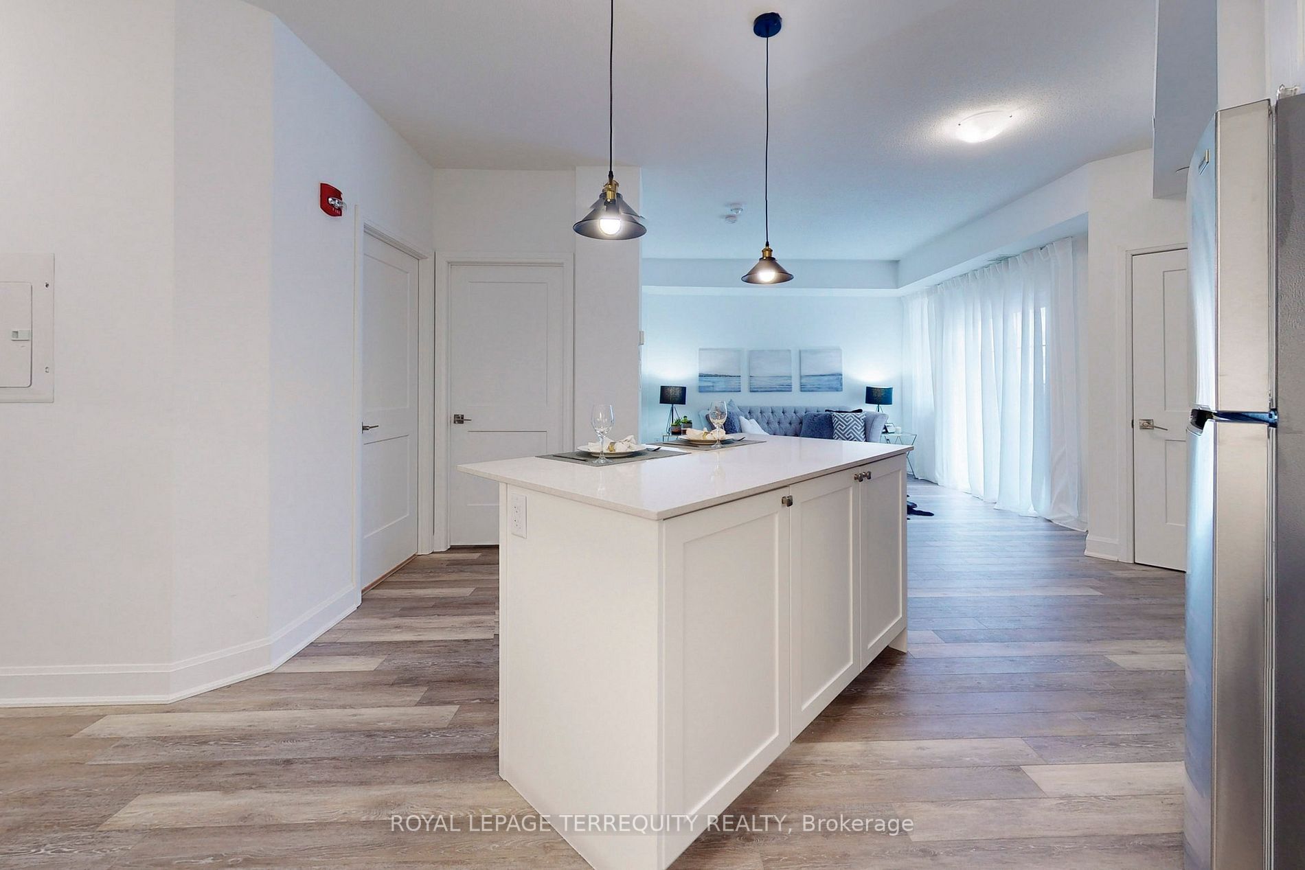 50 Lakebreeze Drive, #101