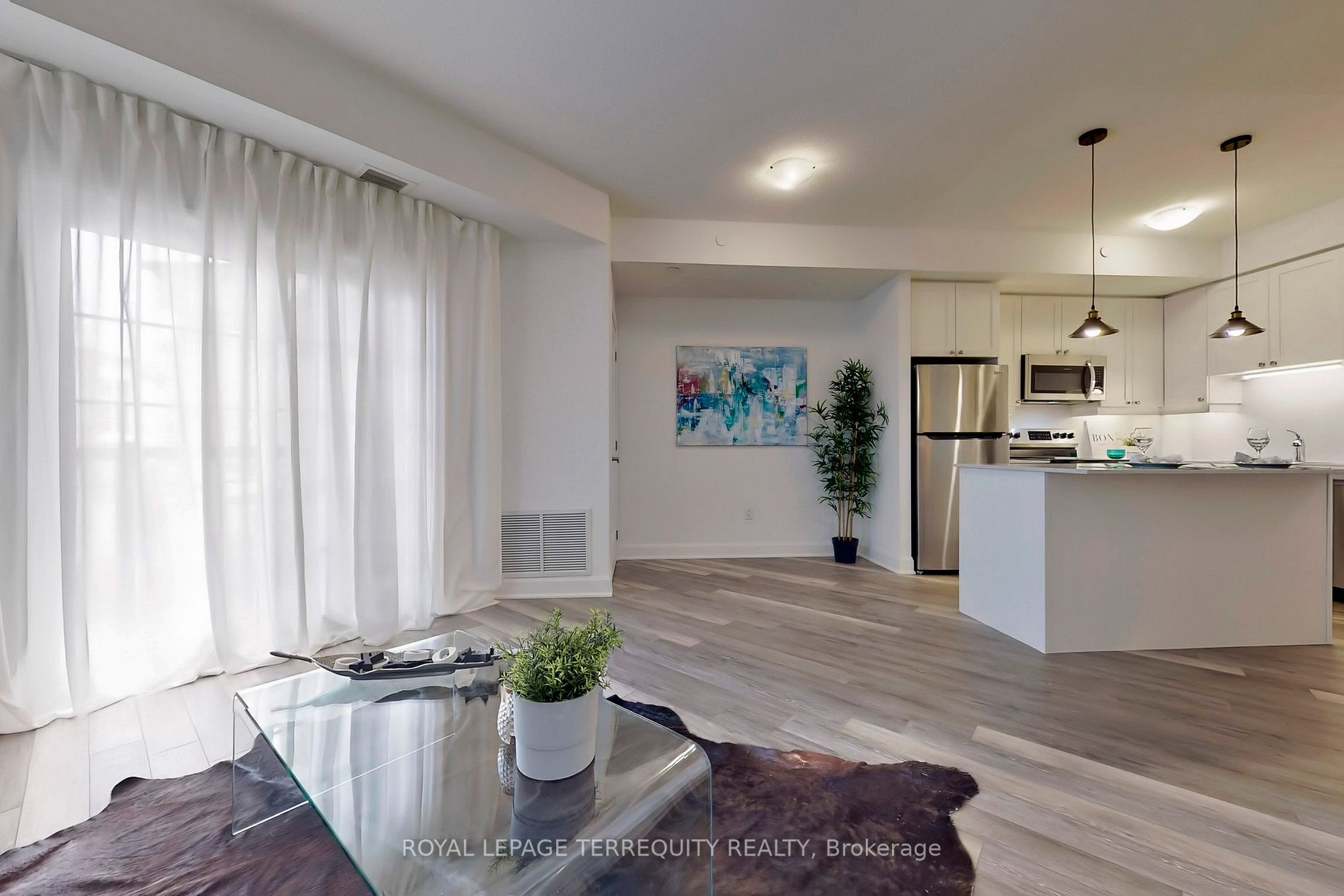 50 Lakebreeze Drive, #101