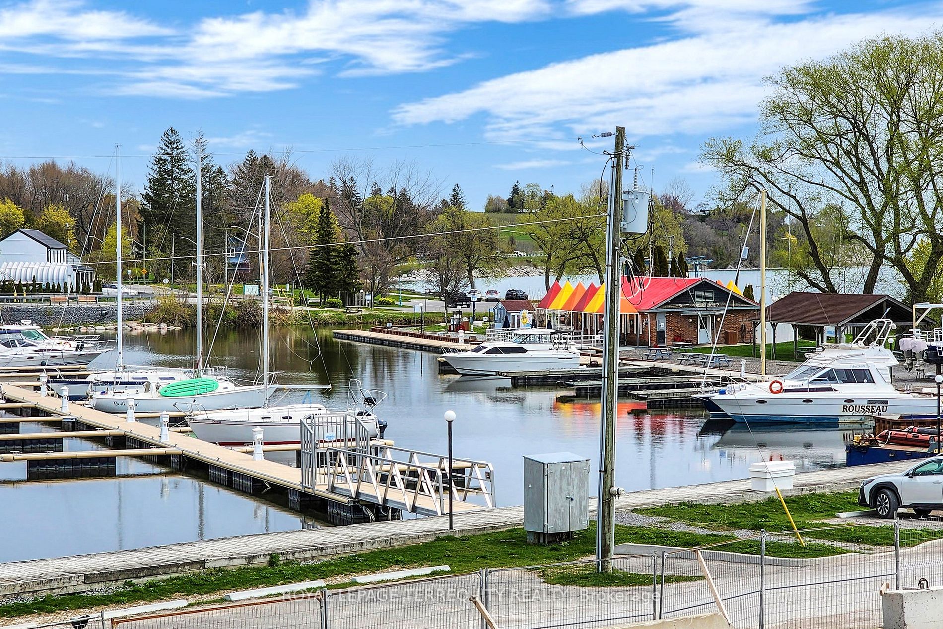 50 Lakebreeze Drive, #101
