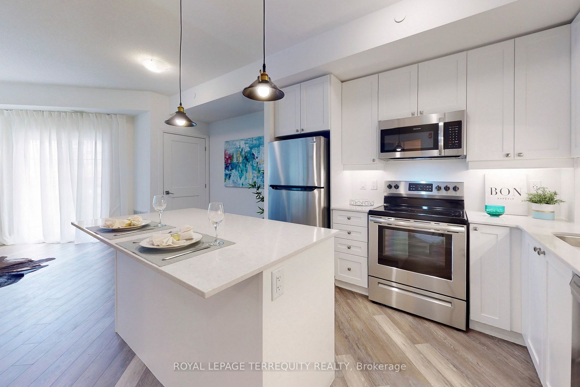 50 Lakebreeze Drive, #101