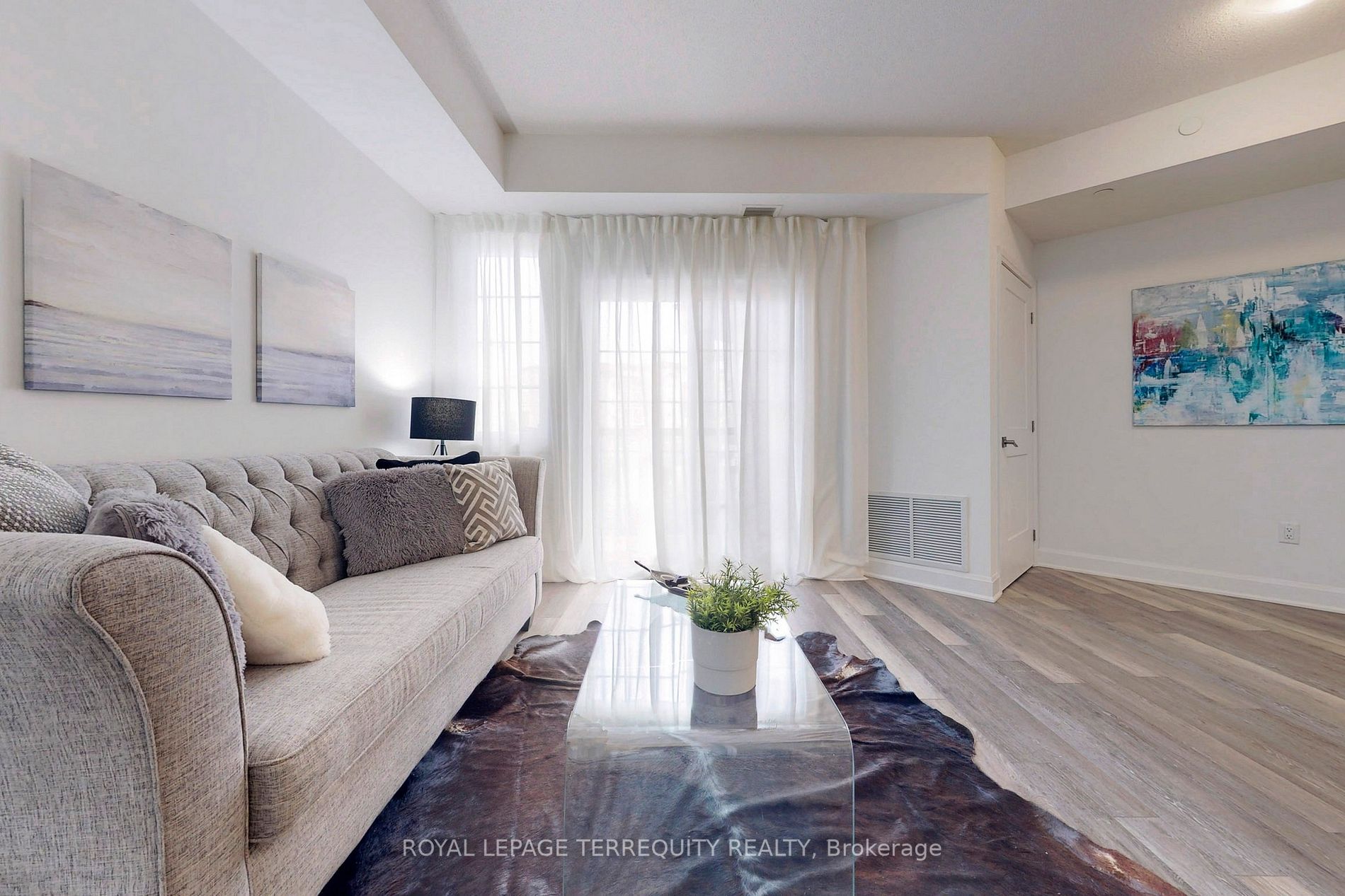 50 Lakebreeze Drive, #101
